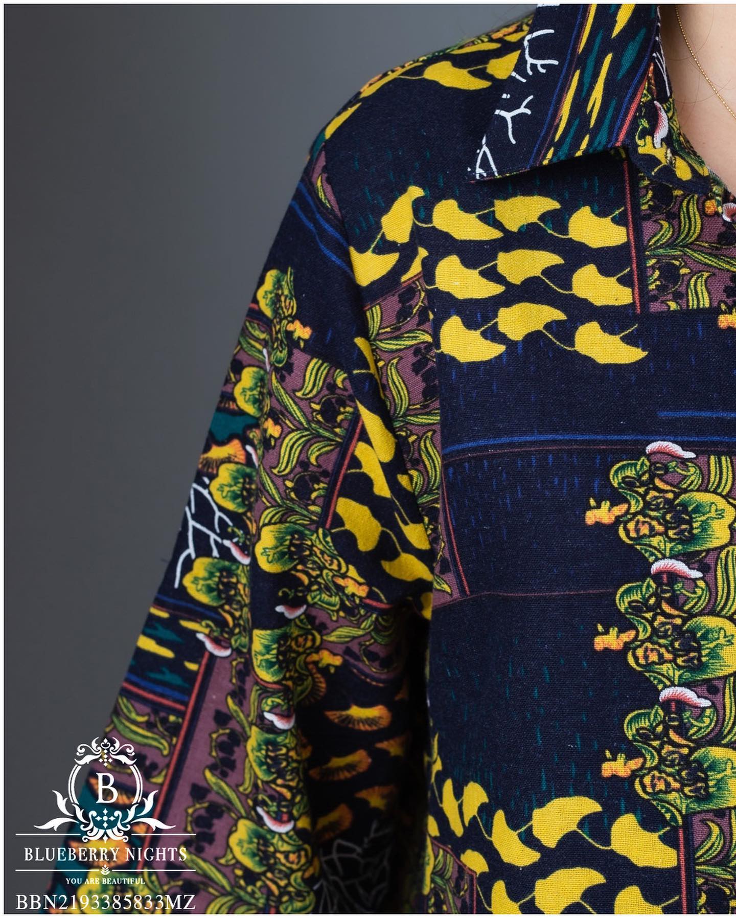 Sale+++#Blueberry Nights B3686 เสื้อผ้าฝ้ายธรรมชาติผสมลินินเนื้อดีเกรดพรีเมี่ยม เนื้อผ้านุ่มใส่สบายมากๆๆ ดีเทลเสื้อเชิ้ตกระดุมหน้า 4 เม็ด พิมพ์ลายสีสันสดใส ปลายแขนเชิ้ตติดกระดุม มีสายพับล็อคแขน เหมาะสำหรับสาวๆรอบอก(36-44) ใส่สบายมากๆ ใส่เที่ยวชิลล์ๆสวยๆ พ