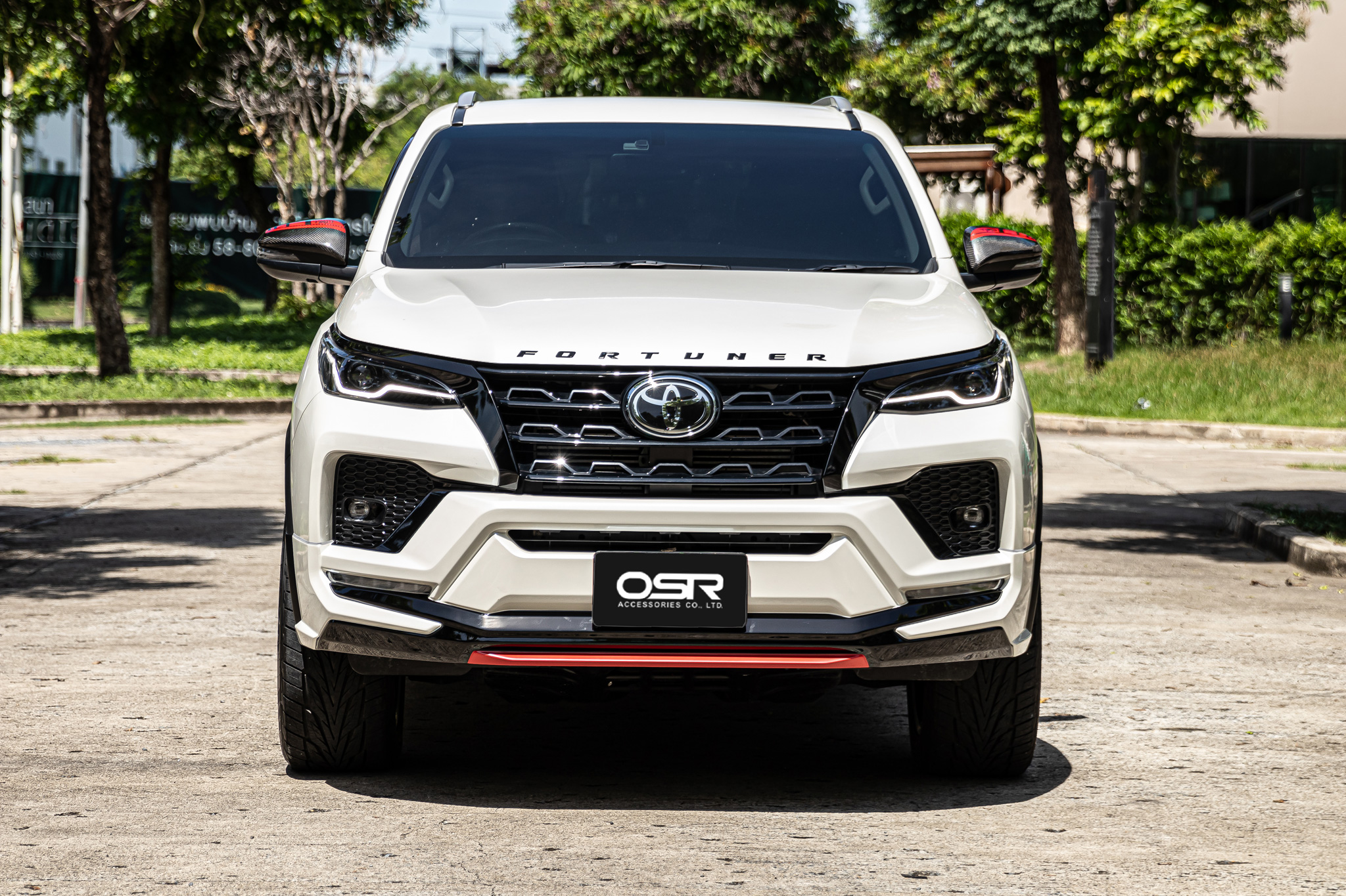 ชุดแต่งรถ-สเกิร์ต-อุปกรณ์แต่งรถ Toyota Fortuner 2020 รุ่นมาตรฐาน (Facelift) ทรง Fair FD-4