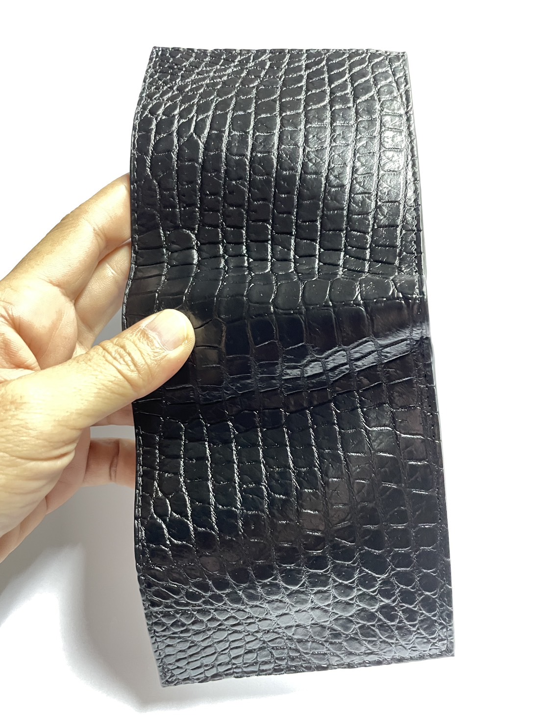 กระเป๋าหนังจระเข้แท้ หนังท้อง