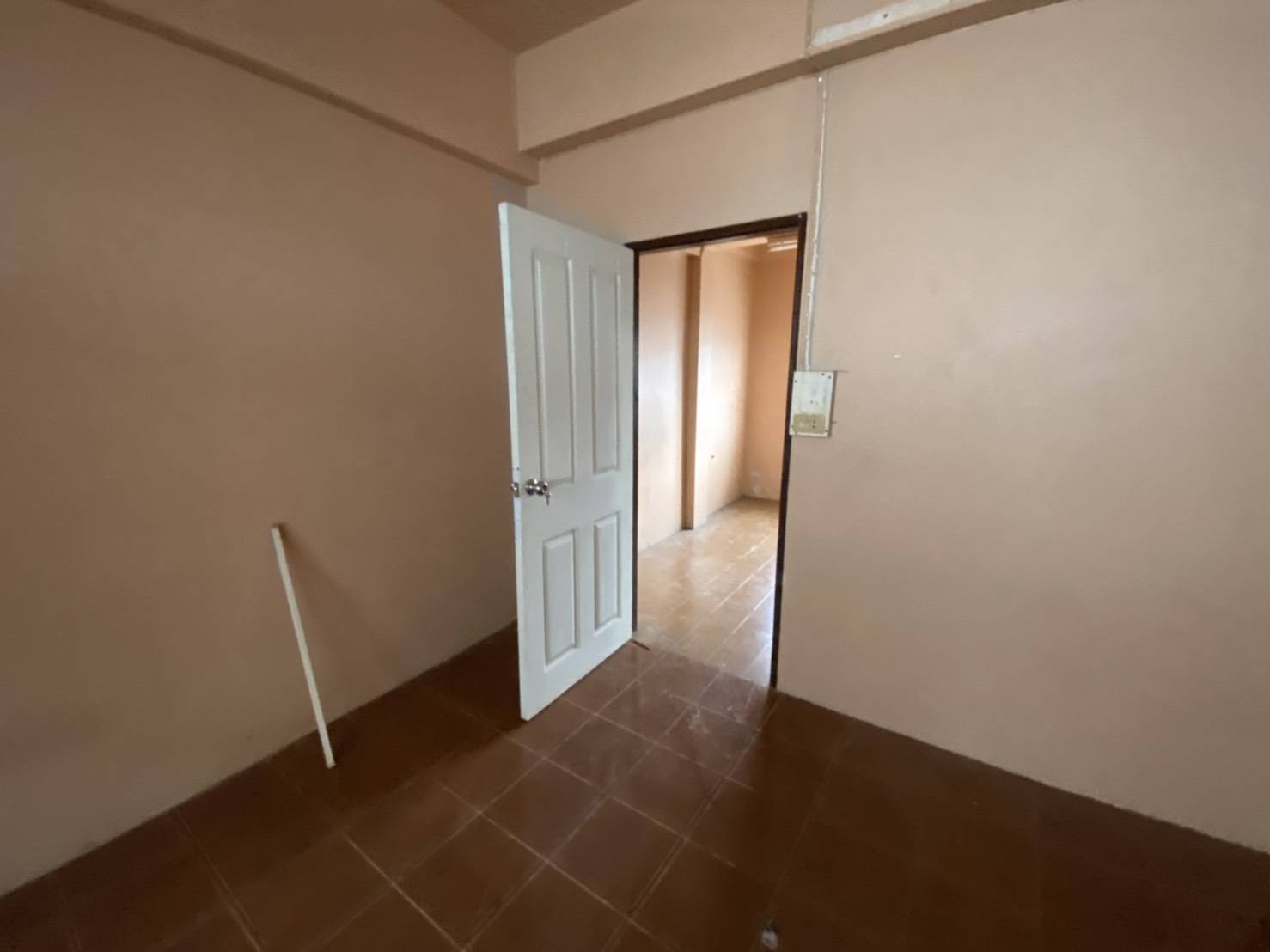 76938-ขายอาคารพาณิชย์ ซอยไกรเกรียงยุค วชิรปราการ ชลบุรี