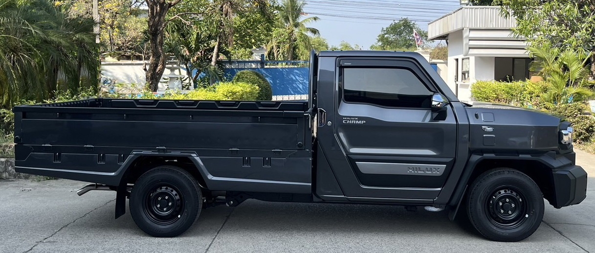 ชุดแต่งรถ-สเกิร์ต-อุปกรณ์แต่งรถ Toyota Hilux Champ 2023