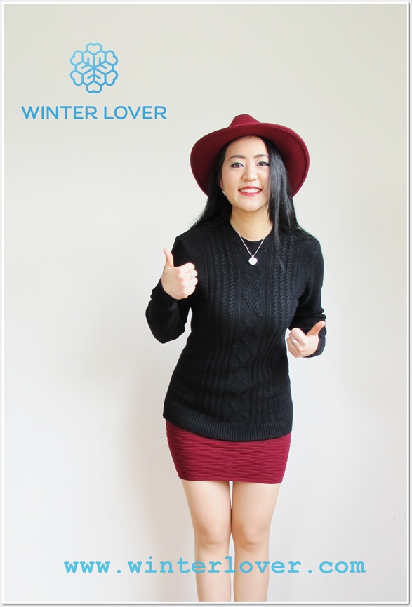 เสื้อกันหนาวสีดำไหมพรมคอกลมแขนยาวพร้อมส่ง