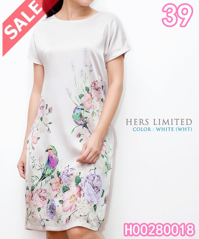 SaLe+++Hers Limiteds** H00280018**Humming Bird**เดรสผ้า Silk นุ่มลื่น มีน้ำหนัก ไหล่เลย คลุมหัวไหล่ มีซับใน ลายนกฮัมมิ่งเบิร์ด เก็บเกร็ดเอวหลัง มีซับใน มีกระเป๋า Color : 3 สี WHT - White – ขาว GOL - Gold – ทอง LVD - Lavender - ลาร์เวนเดอร์ Size : M, L, XL