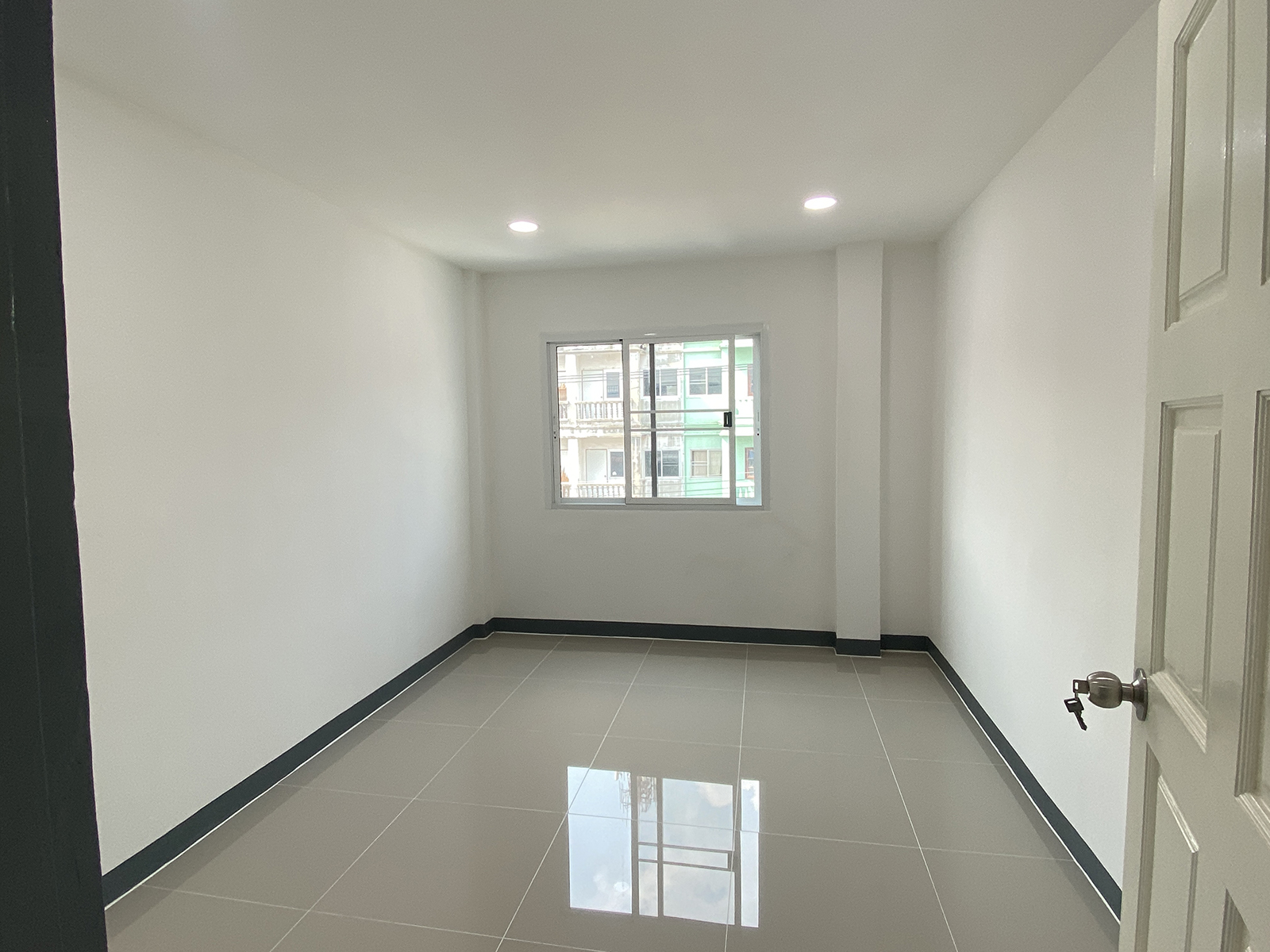 81583-ขายทาวน์โฮม หมู่บ้านเปี่ยมสุข บางเดื่อ ปทุมธานี