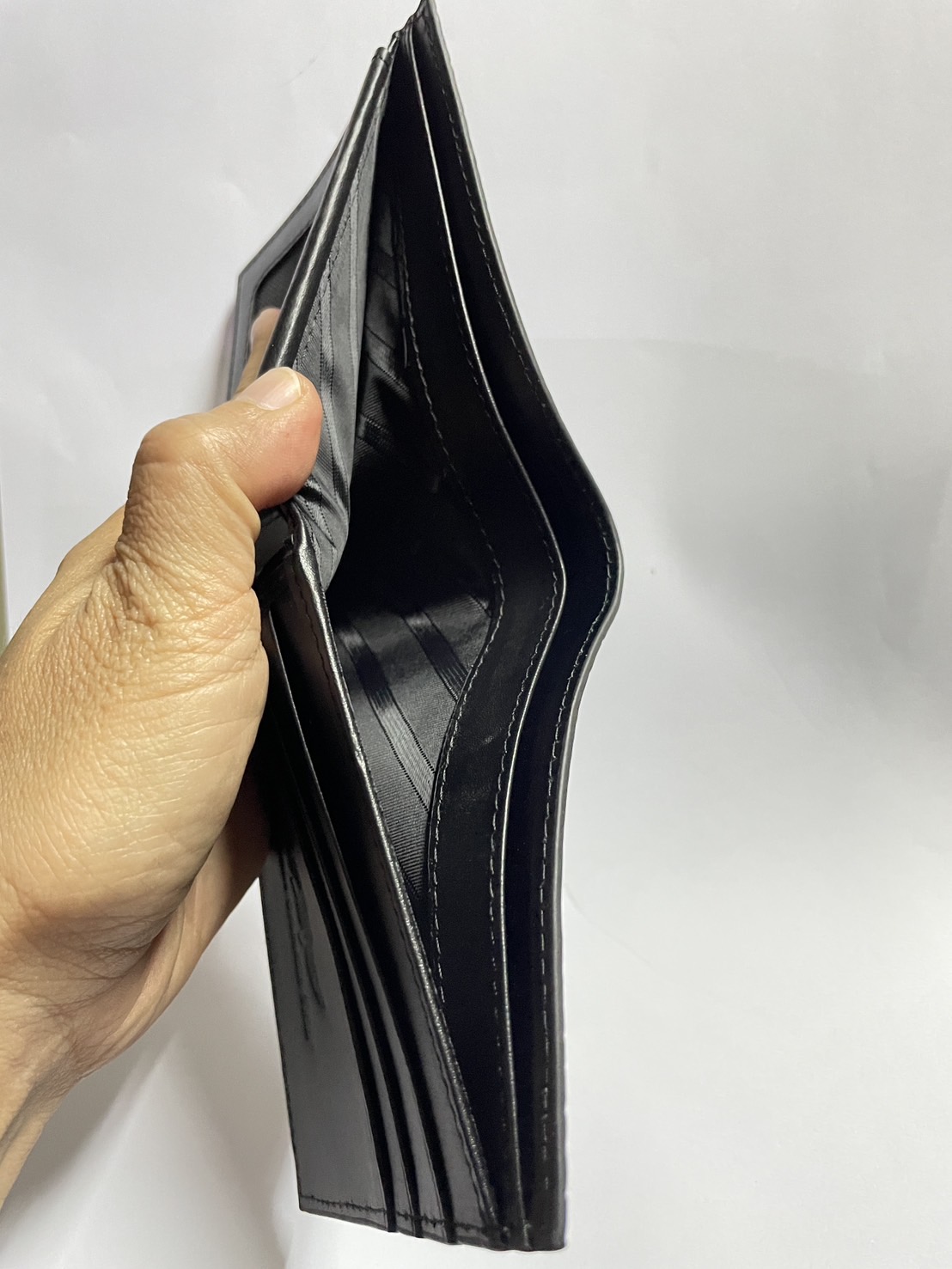 กระเป๋าหนังจระเข้แท้(หนังท้อง) สีดำ