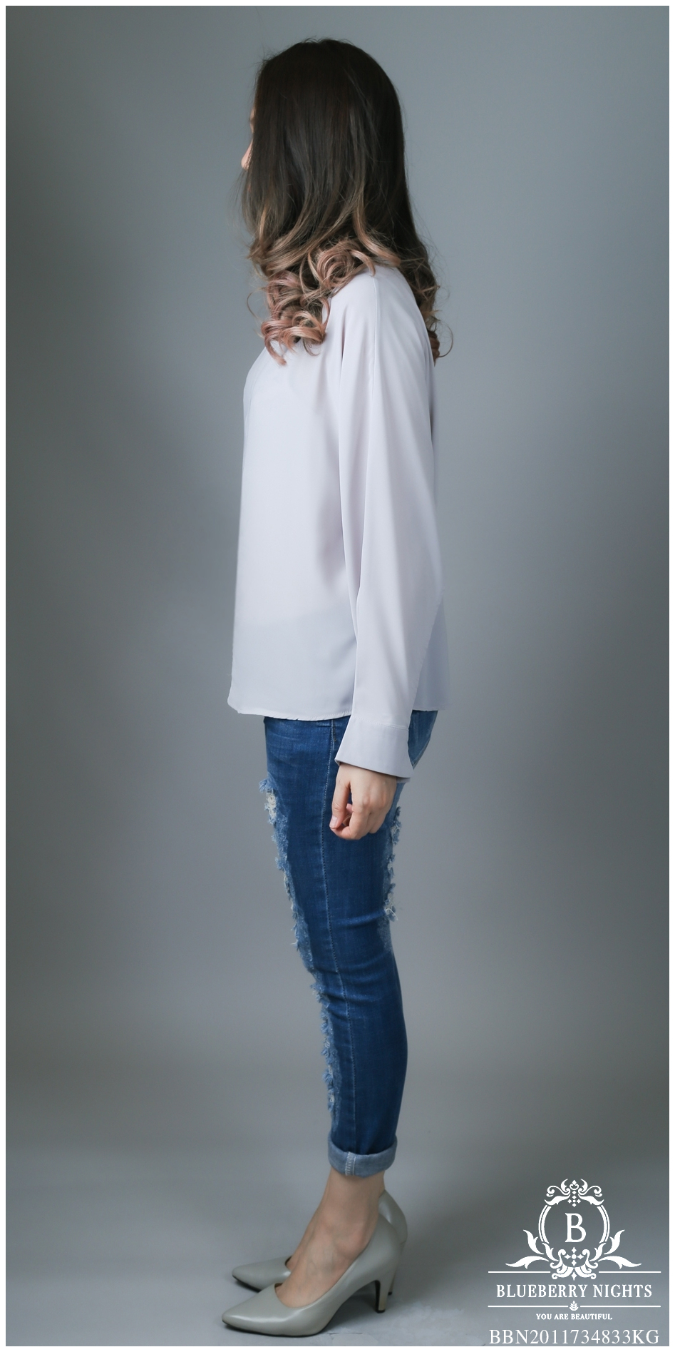 Sale++#Blueberry Nights B3610 เสื้อเชิ้ตชีฟองแขนยาว สีพื้นเรียบหรู ผ้าชีฟองเบรนด์เนื้อนุ่มสวยสุดหรู ผ้าเนื้อดีสัมผัสนุ่มใส่สบายมากๆค่ะ แพทเทิร์นเสื้อเชิ้ตแขนยาวติดกระดุมปลายแขน ช่วงล่างของแขนผ่าสวยเก๋ 4 สีคลาสสิค สีเขียว/ สีเทา/ สีเหลือง/ สีขาว ขนาด รอบอก