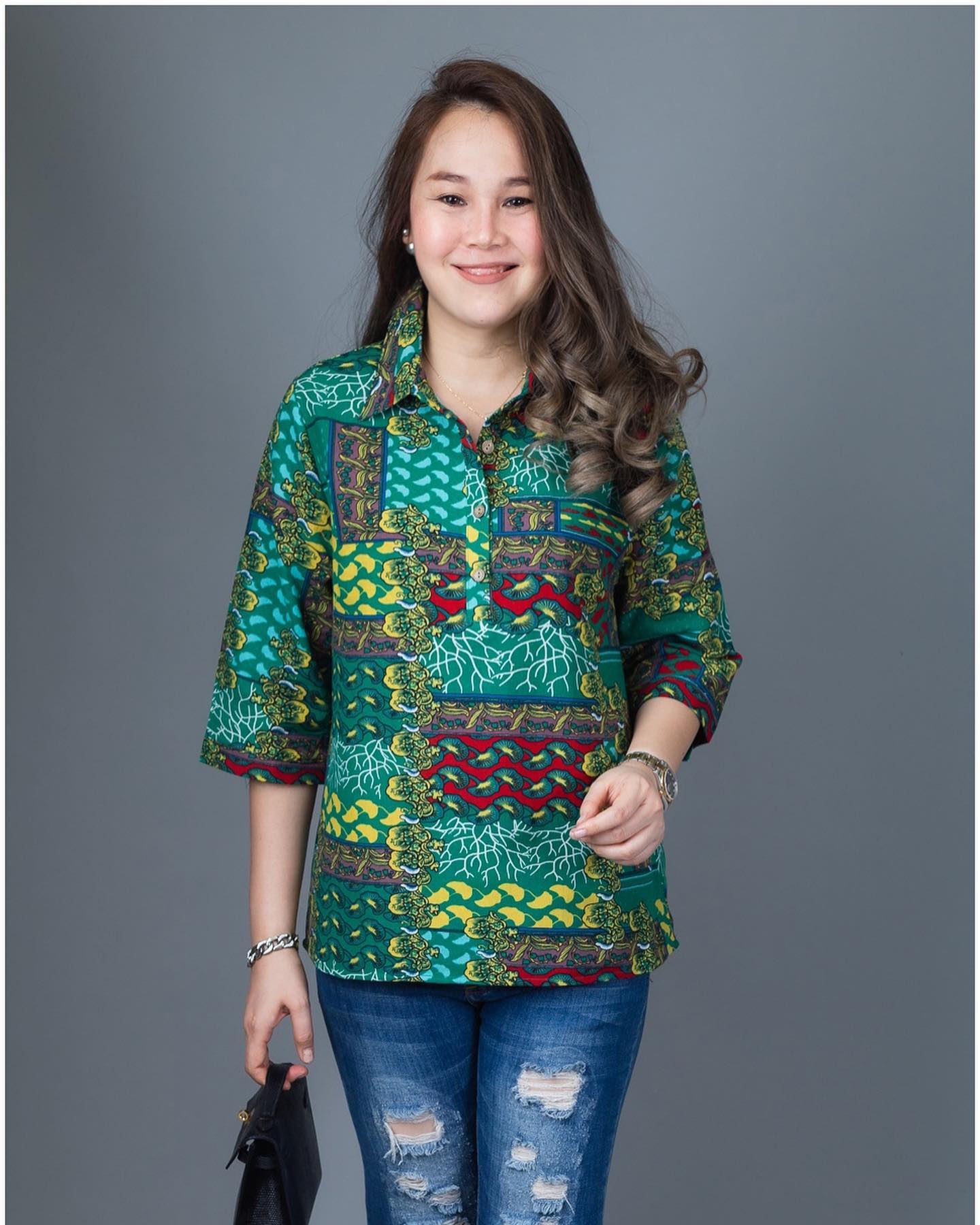 Sale+++#Blueberry Nights B3686 เสื้อผ้าฝ้ายธรรมชาติผสมลินินเนื้อดีเกรดพรีเมี่ยม เนื้อผ้านุ่มใส่สบายมากๆๆ ดีเทลเสื้อเชิ้ตกระดุมหน้า 4 เม็ด พิมพ์ลายสีสันสดใส ปลายแขนเชิ้ตติดกระดุม มีสายพับล็อคแขน เหมาะสำหรับสาวๆรอบอก(36-44) ใส่สบายมากๆ ใส่เที่ยวชิลล์ๆสวยๆ พ