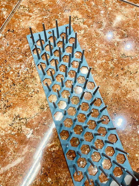 อุปกรณ์กันนกเกาะ ไล่นก ริมระเบียง ริมหน้าต่าง ตู้คอมแอร์ ยืดหยุ่นได้ตามพื้นผิวที่วาง ทนแดด ทนฝนได้ดี