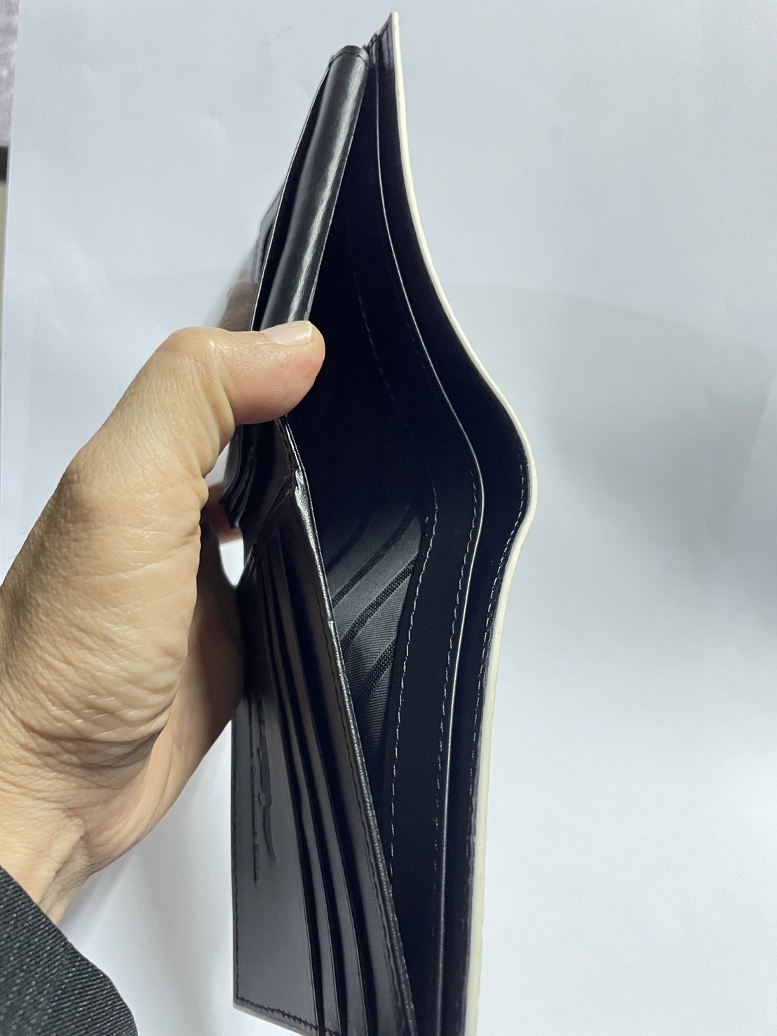 กระเป๋าหนังจระเข้แท้ หนังท้อง