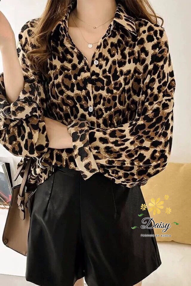 SaLe++++B2985**เสื้อเชิตลายเสือ แบบเสื้อตัวยาวผ้าคอตตอนทึบแสง ผ้าหนานิ่ม ตัวยาวคลุมสะโพก แมทง่าย ใส่กับยีนส์หรือใส่กับเลกกิ้งได้ค่ะ งานสวยค่ะ เหมาะใส่กับยีนส์ เสื้อกระดุมหน้ายาวค่ะ 🌟ลายเสือ อก 40’’ ยาว 31 🌟ผ้าใส่สบาย ทรงใส่ง่าย งานสวยค่ะ