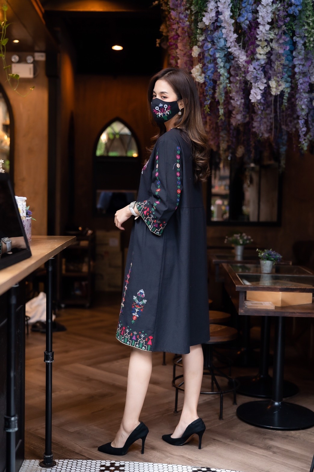 Sale++#CUTIE MINUTE 14041 เดรสลินิน+Maskผสมผ้าฝ้ายญี่ปุ่นเกรดพรีเมี่ยม งานปักอลังการทั้งตัว ทรงปล่อยๆสบายๆ ชุดใส่ง่าย ใส่เที่ยว ใส่อยู่บ้านตอนรับซัมเมอร์ได้สบายๆเลยค่ะ ** Mask ทรงสวยปรับเข้ากับโครงหน้า ใส่แล้วหน้าดูเรียวยาว ใช้ผ้ามัสลินอย่างดีซับด้านใน**