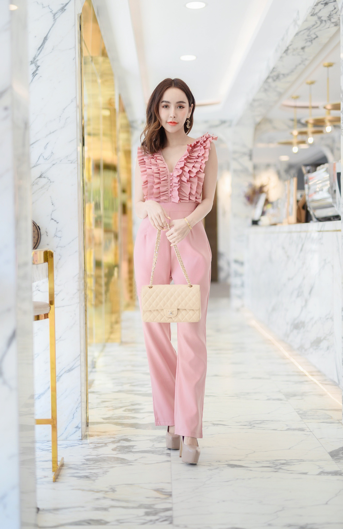 JS00105 จั๊มสูทขายาว จั๊มสูทออกงาน จั๊มสูทเกาหลี จั๊มสูทแขนกุด จั๊มสูทแฟชั่น จั๊มสูท (สีชมพู)