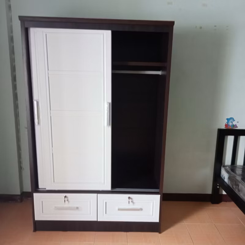 ตู้เสื้อผ้า บานเลื่อน ประตูทึบ ขนาด 4 ฟุต สีขาวโอ๊ค