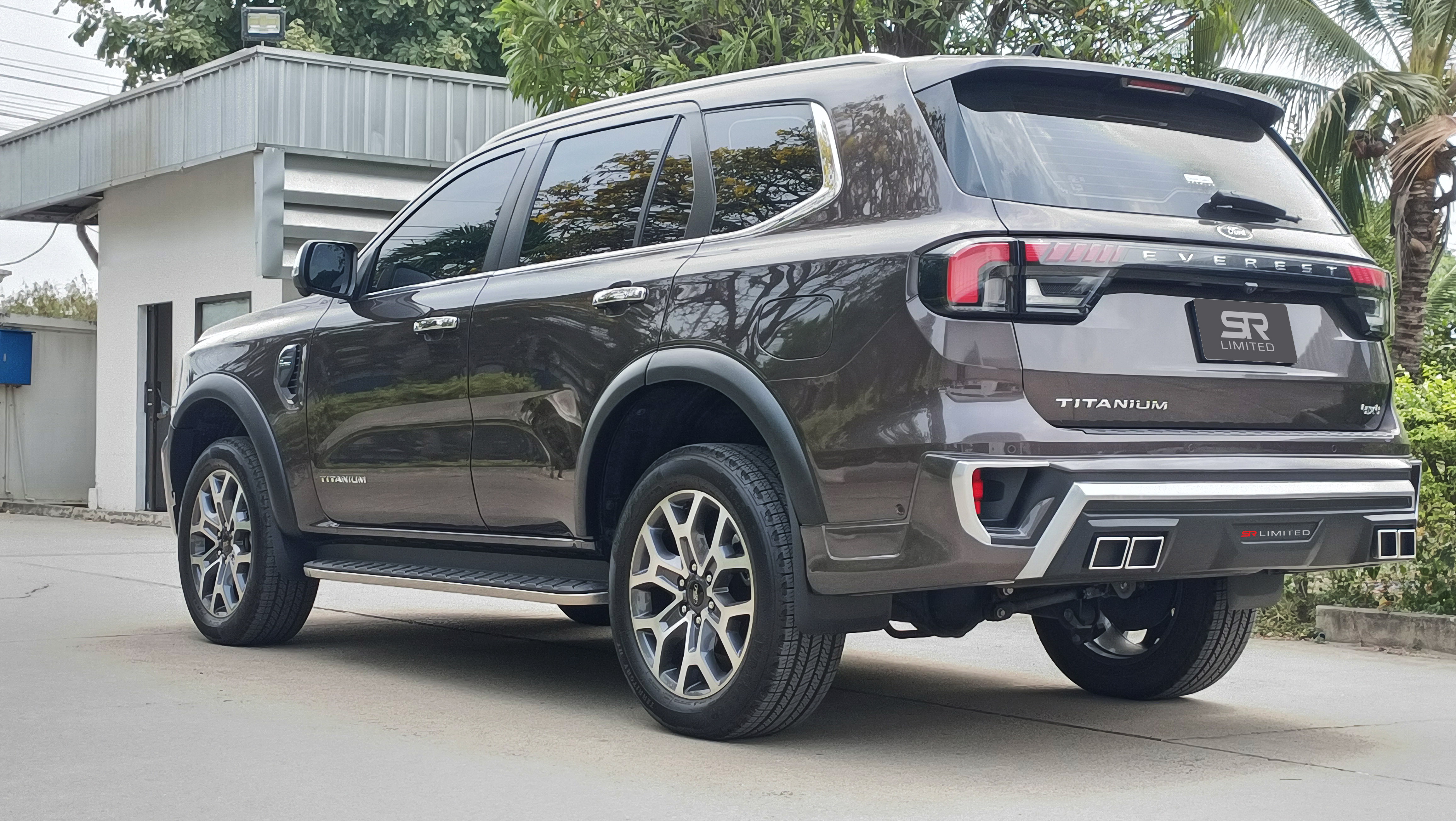 ชุดแต่งรถ-สเกิร์ต-อุปกรณ์แต่งรถ Ford Everest 2022 2023 2024 Next-Gen ทรง SR-Limited