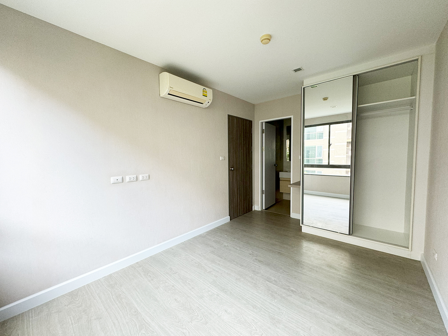 72252-ขายคอนโด Metro Luxe Ratchada ห้องใหม่ วิวสวย พร้อมอยู่ กรุงเทพ