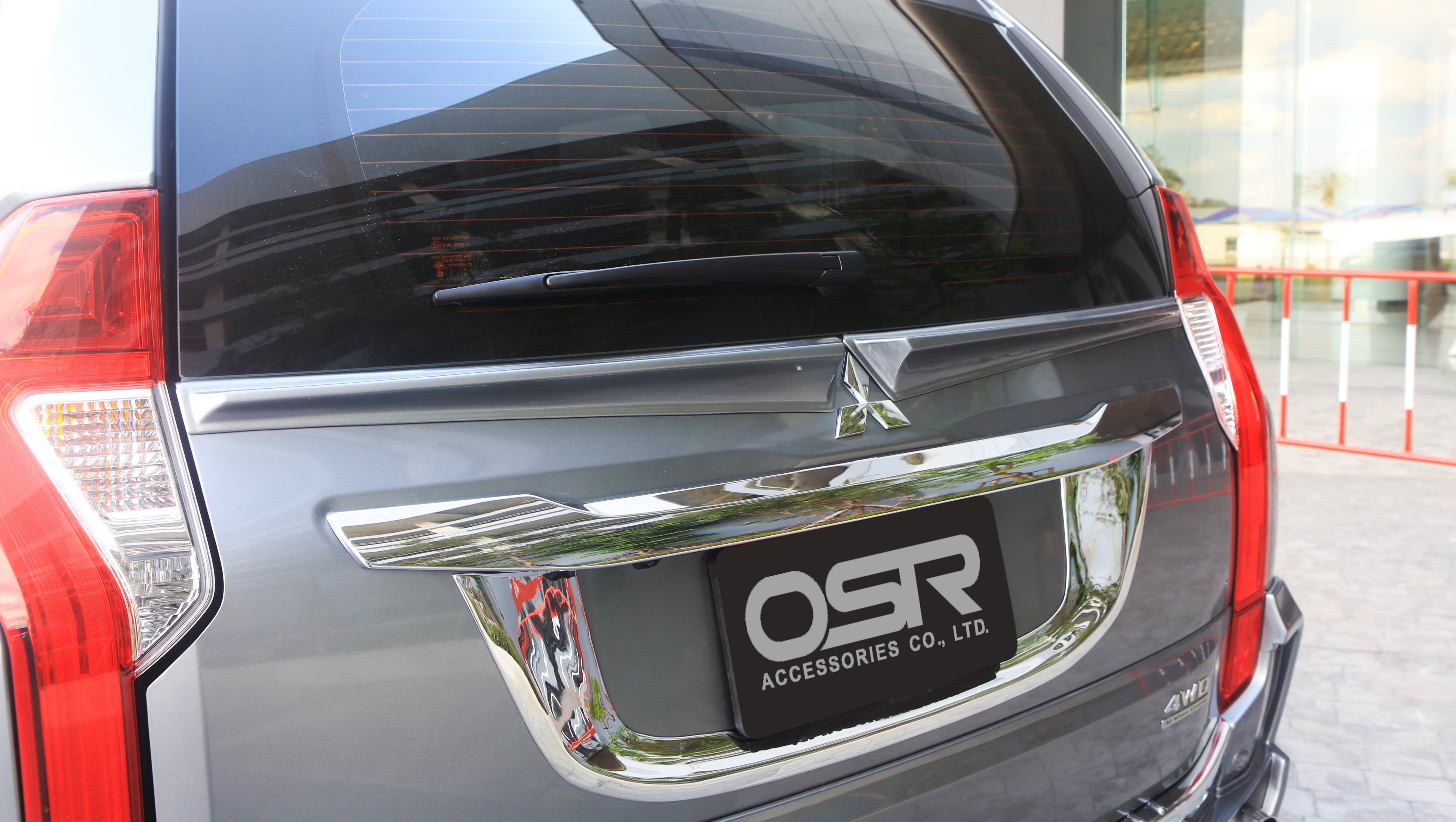 ชุดแต่งรถ สเกิร์ต-สปอยเลอร์ Pajero Sport 2016 ทรง J-TECK by OSR