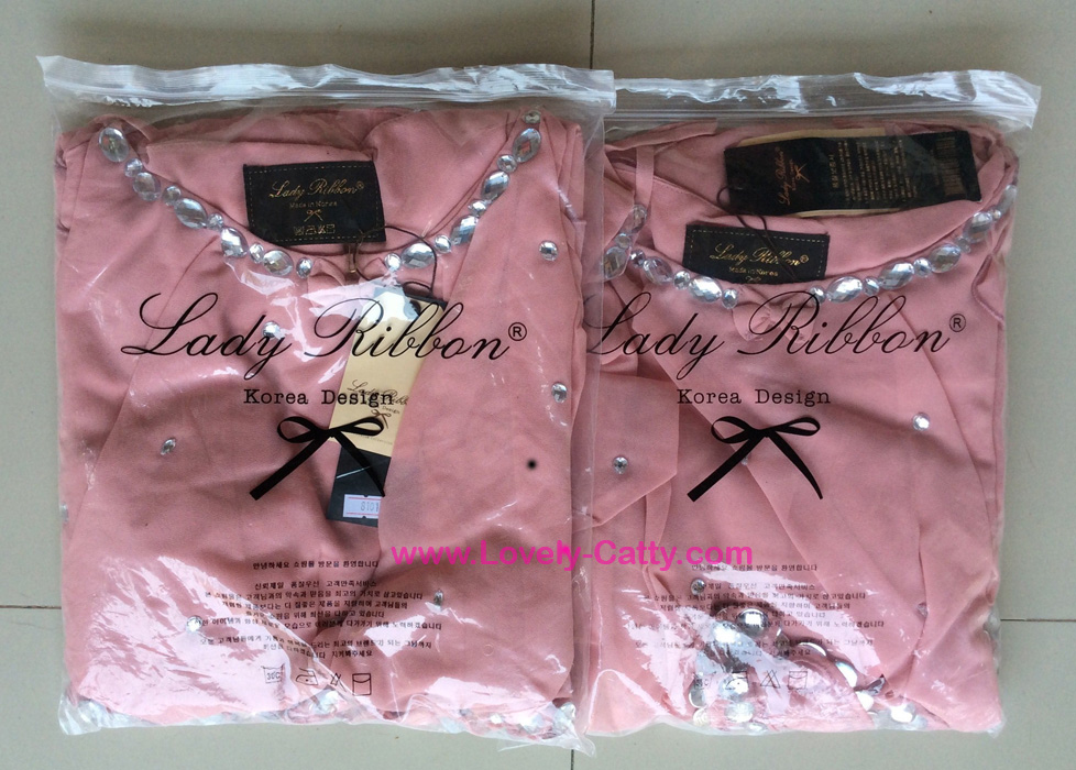 SALE++D7906**อก35**เดรสสายเดี่ยวประดับคริสตัลสีหรู ตัวเสื้อเป็นสายเดี่ยวประดับคริสตัลเรียงร้อยรอบคอเลื้อ และประดับเป็นลายสวย ตัวกระโปรงเพิ่มลูกเล่นด้วยผ้าพันทรงดอกกุหลาบ เนื้อผ้า Chiffon 100% ระบายประณีตสวย ใช้เนื้อผ้าเยอะ ทรงพริ้วสวยเว่อคะ มาพร้อมซับในๆต