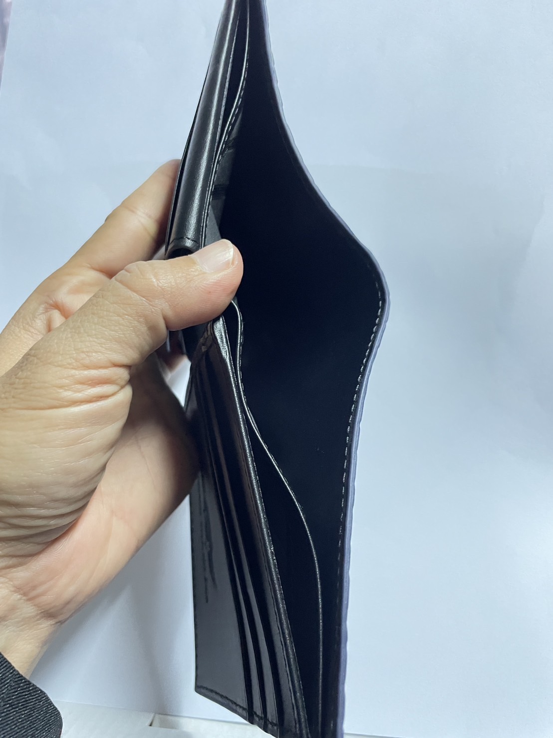 กระเป๋าหนังจระเข้แท้ หนังท้อง