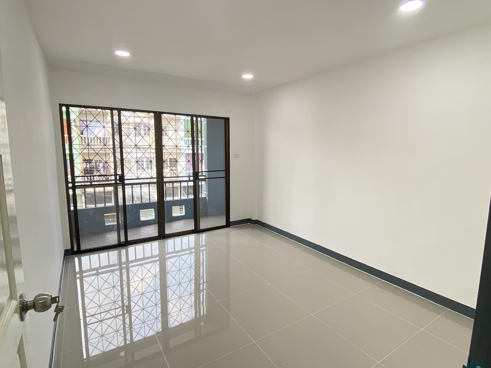 81583-ขายทาวน์โฮม หมู่บ้านเปี่ยมสุข บางเดื่อ ปทุมธานี