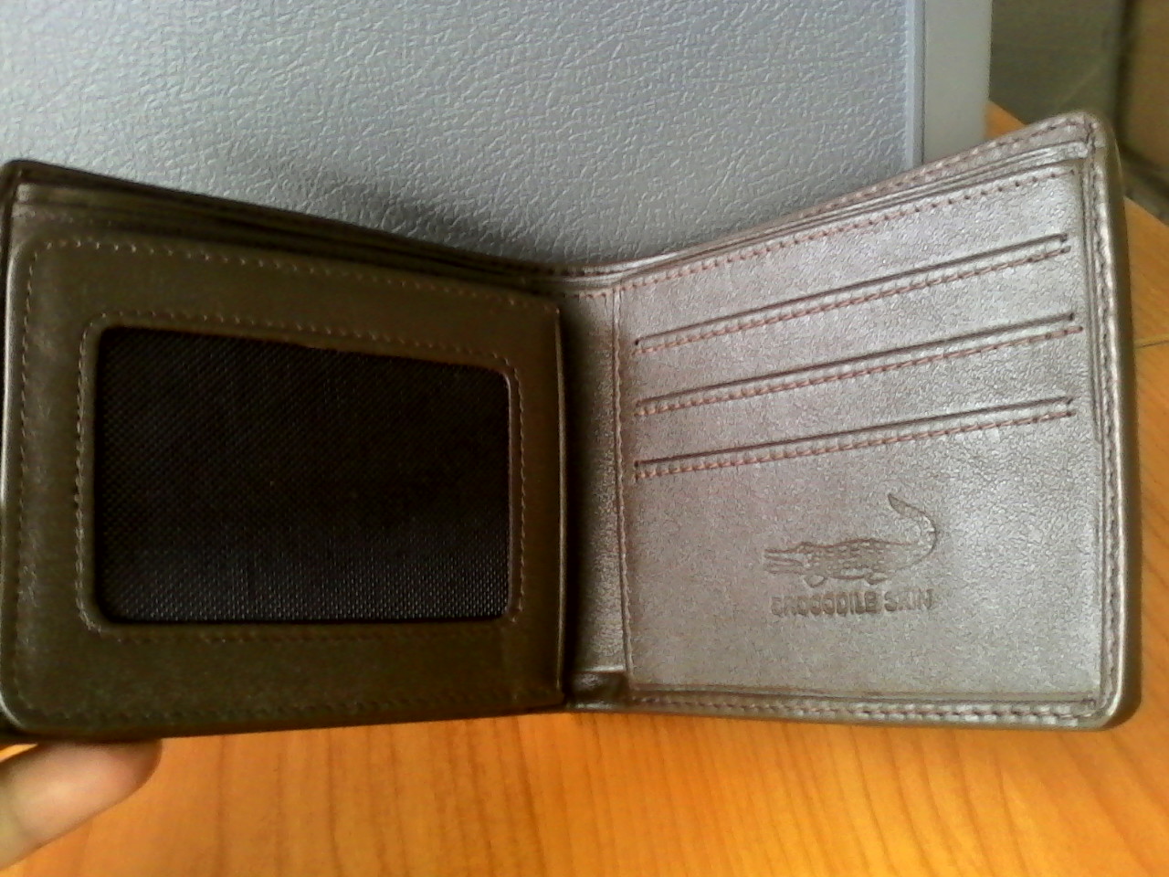 กระเป๋าหนังจระเข้แท้