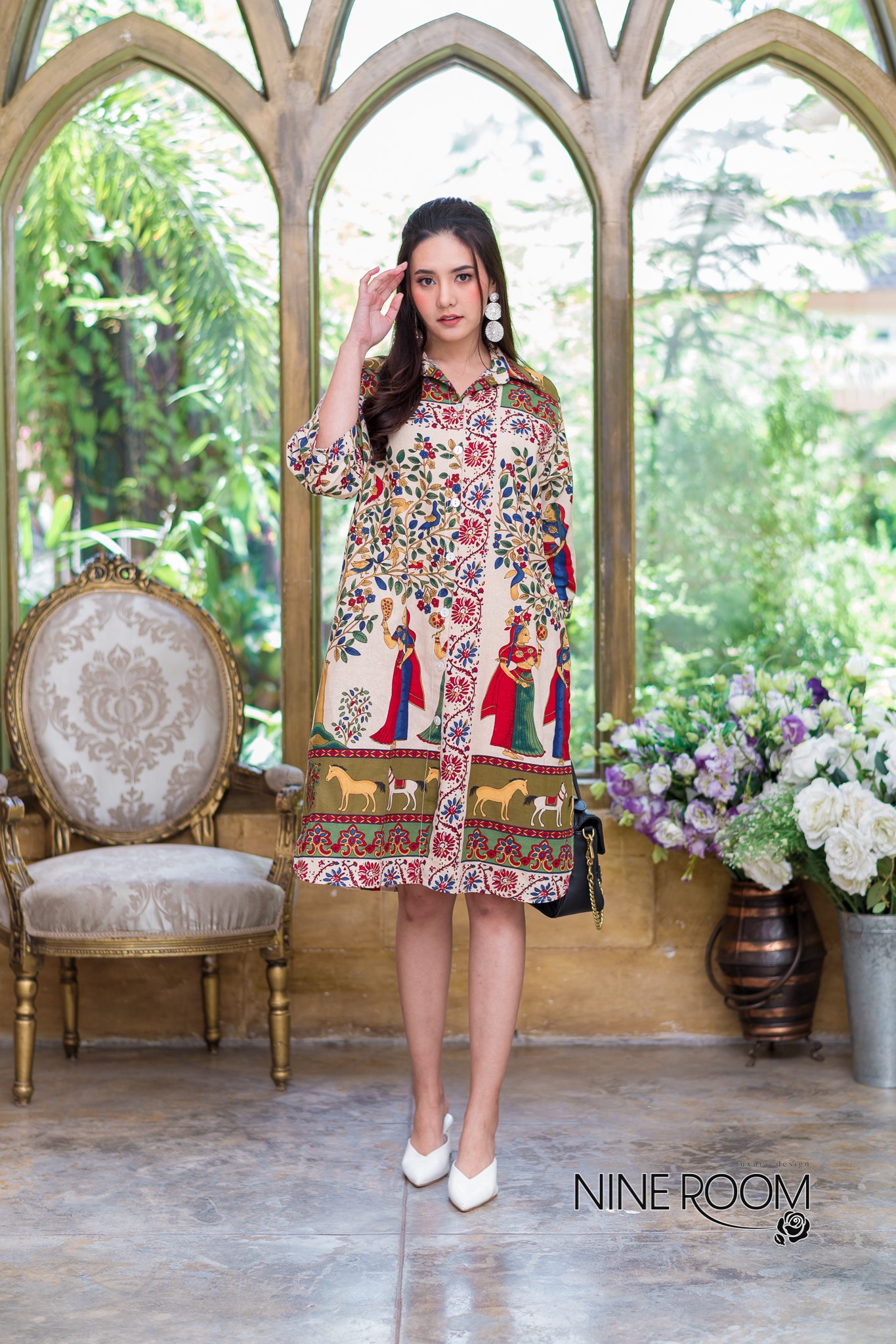 SaLe+++#Nine Room 14046 SHIRT DRESS -เชิ๊ตเดรสคอปก พร้อมสาบกระดุมยาวด้านหน้าใช้ผ้าฝ้ายผสมลินิน(cotton mix linen) ตัวผ้าไม่หนา-ไม่บาง ระบายอากาศดี ไม่ร้อน มีความโดดเด่นด้วยลายอิยิปต์-ฟาโรห์ลายสวยๆทั้งตัว เสริมคัทติ้งด้วยการผ่าชายข้างเพื่อความสวยงาม และมีกร