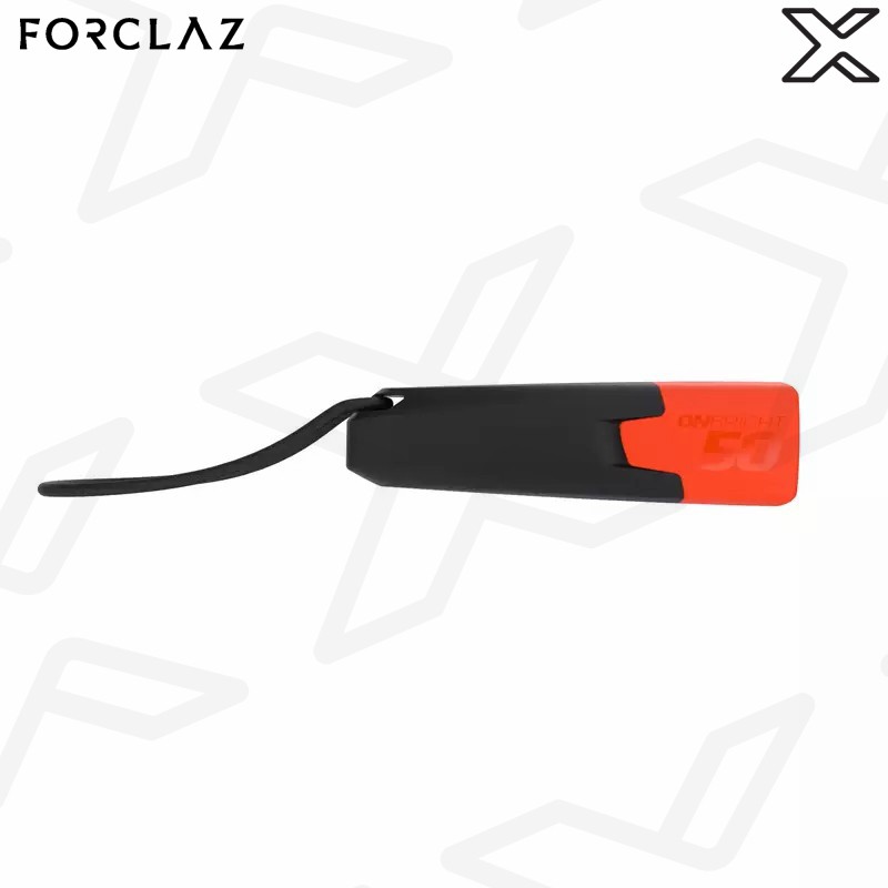 FORCLAZ ไฟฉายแบบใช้แบตเตอรี่สำหรับการพักแรมกลางแจ้งรุ่น ONBRIGHT 50 ความสว่าง 10 ลูเมน (สีส้ม)