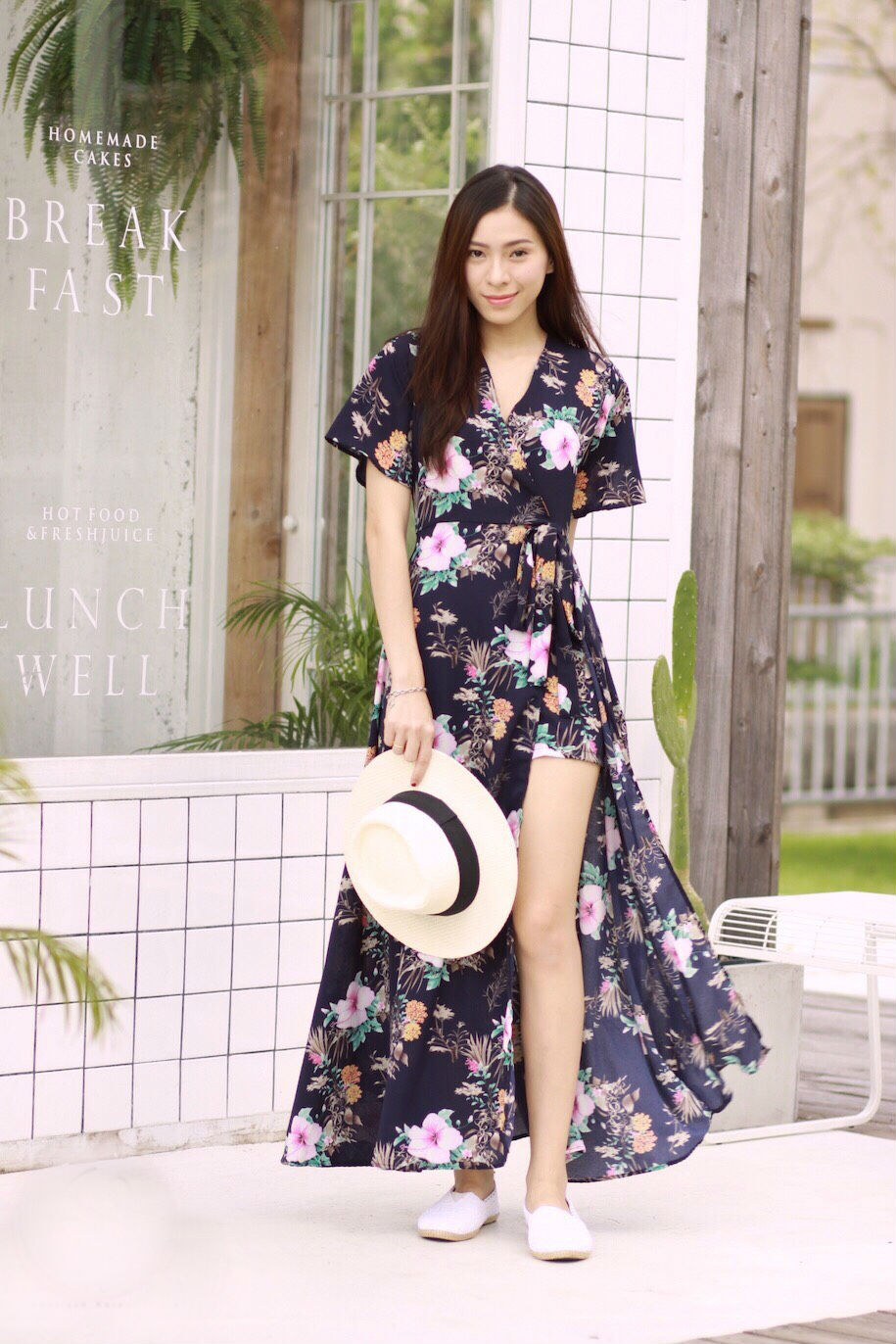 MD0025 เสื้อผ้าแฟชั่นเกาหลี เดรสเกาหลี เดรสยาว เดรสแฟชั่น แม็กซี่เดรส Maxidress ลายดอก Maxi Dress (สีกรม)