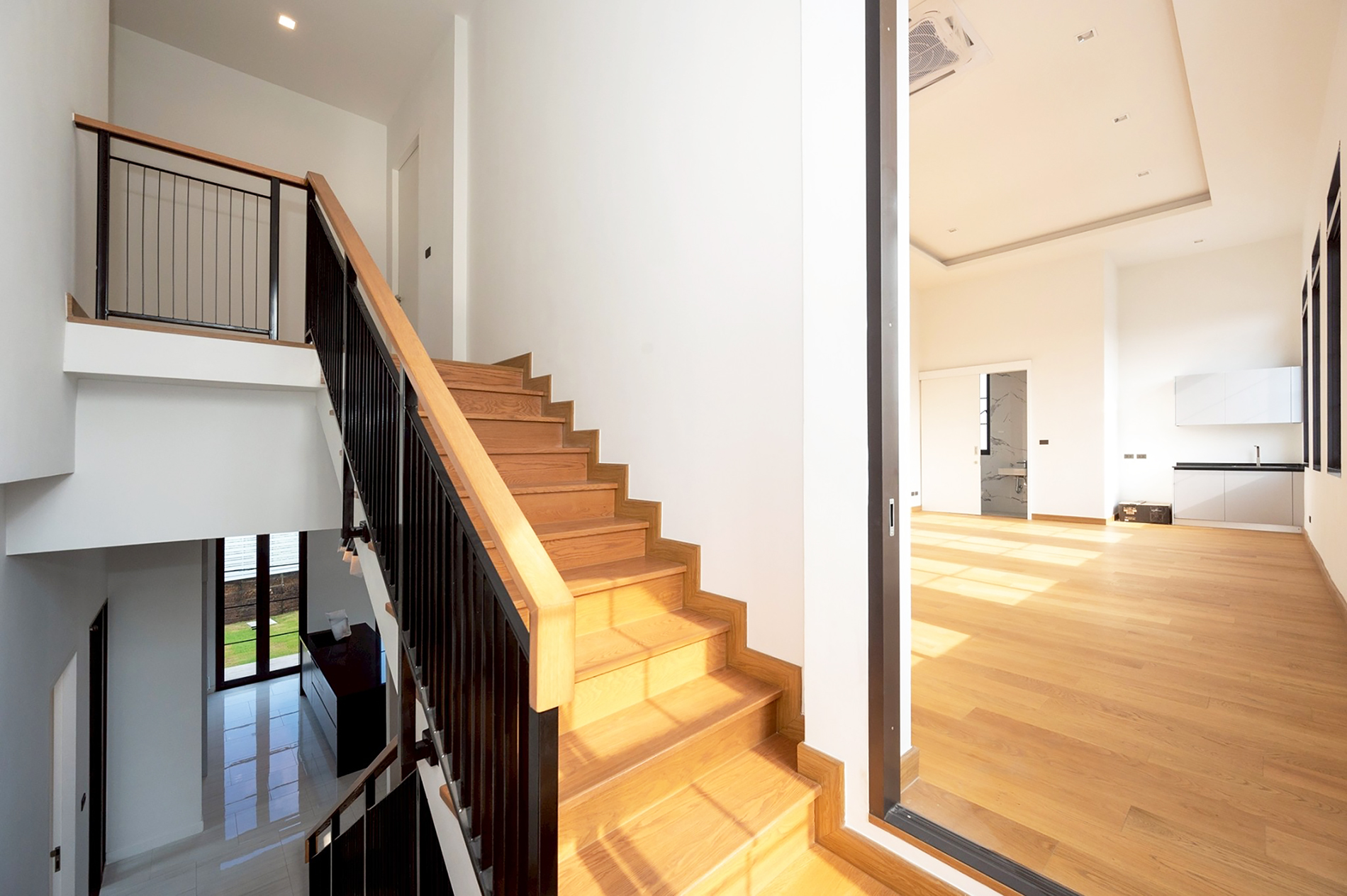 ขายบ้านหรูลดาวัลย์ ลากูน รังสิต-ปทุมธานี 129 ตร.ว. Modern Luxury