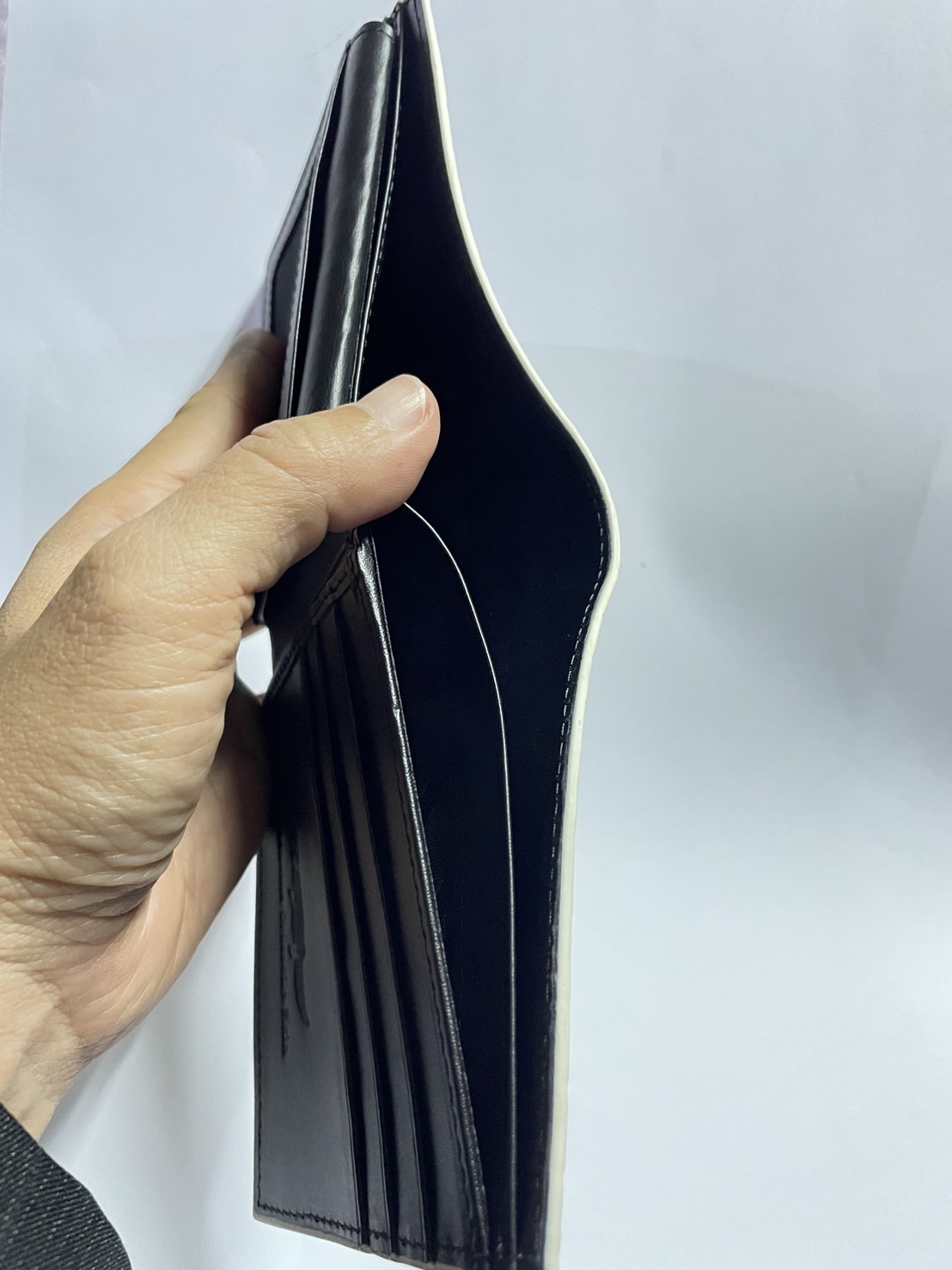 กระเป๋าหนังจระเข้แท้ หนังท้อง