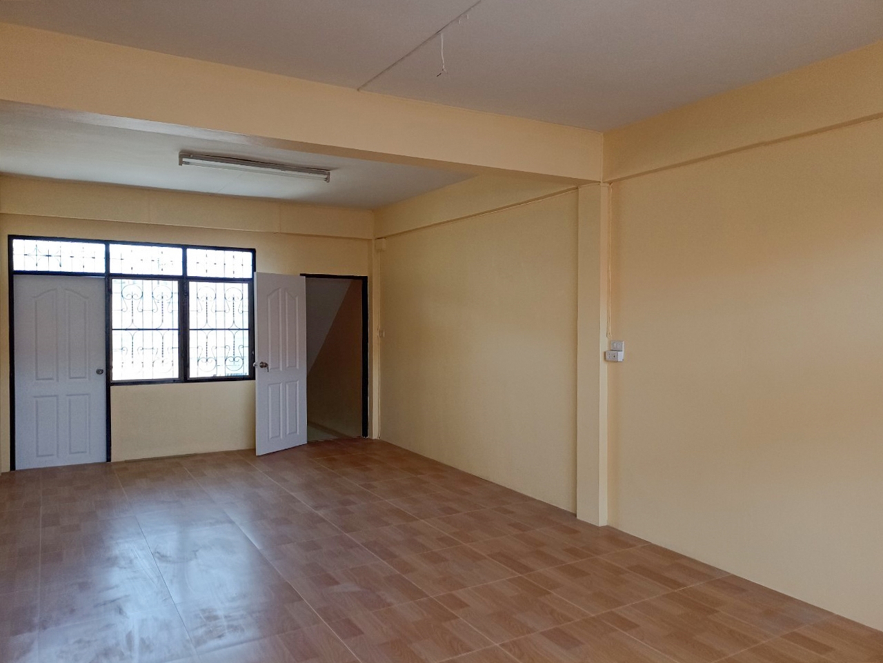 75023-ขายอาคารพาณิชย์ ถนนพระยาสัจจา เสม็ด ชลบุรี