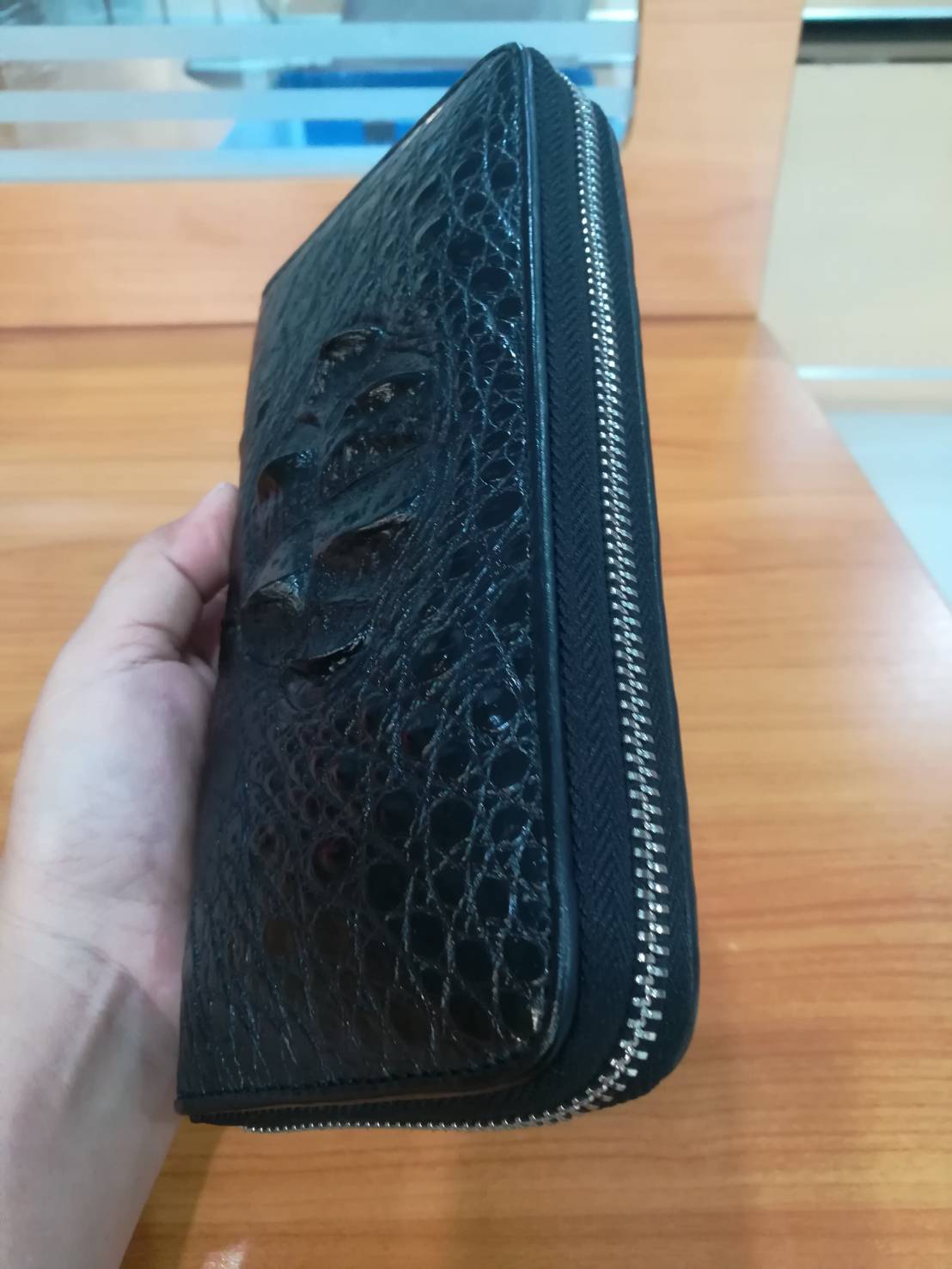 กระเป๋าหนังจระเข้แท้แบบซิปเดี่ยว(หนังกระดูกหัว)