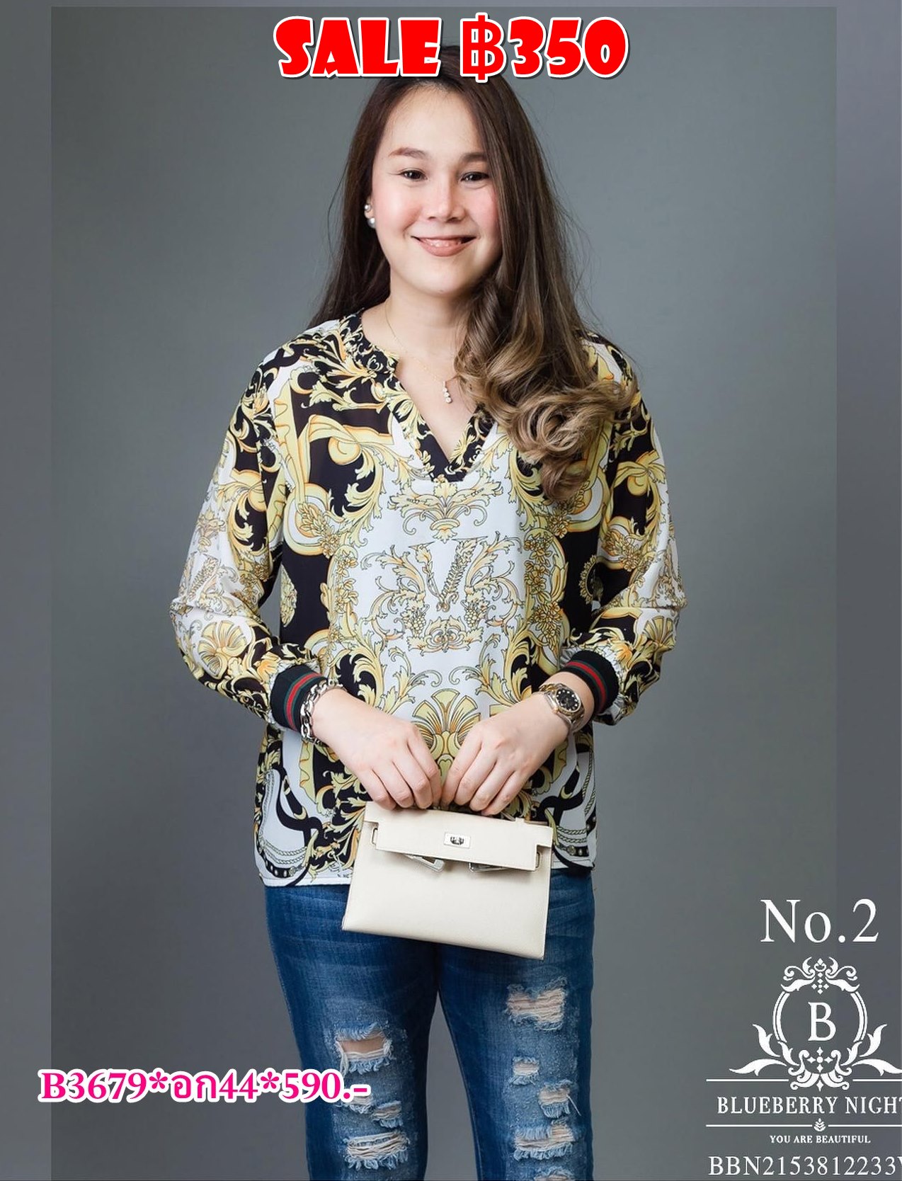 SaLe++ #Blueberry Nights B3679 NEW พรีเมี่ยมคลาสสิคเสื้อแบรนด์เนมทีเชิ้ตคอวีแขนยาว ผ้าโพลีเอสเตอร์ผสมเนื้อนุ่มเกรดพรีเมี่ยม ตัดเย็บสวยเนี้ยบสไตล์แบรนด์เนมสุดหรู แพทเทิร์นเสื้อคอวีแขนยาว ปลายแขนยางยืดสุดเก๋ พิมพ์ลายสีคมชัดสวยเป๊ะ เหมาะสำหรับสาวๆๆรอบอก(36-4