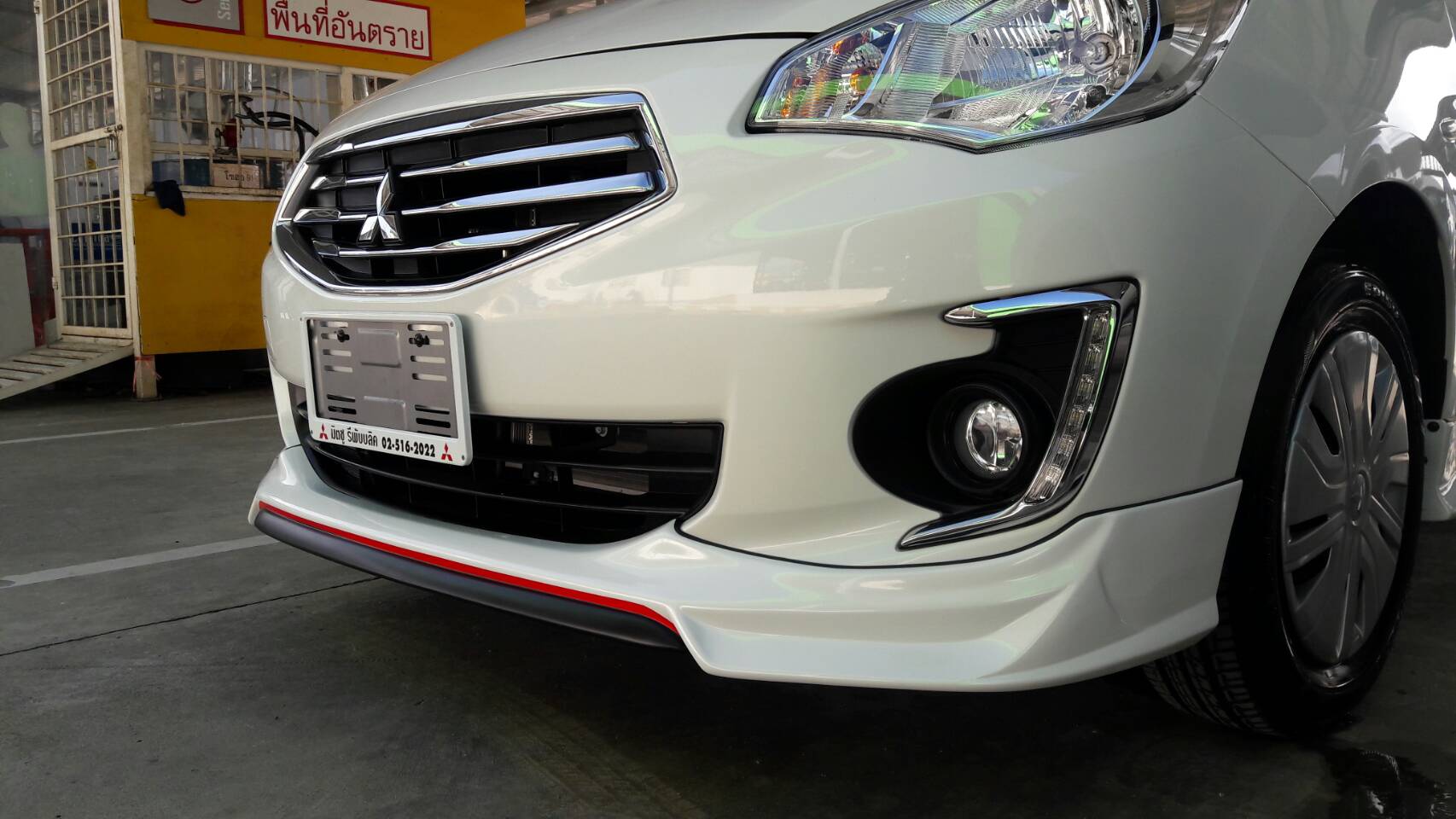 ชุดแต่งรถ สเกิร์ต-สปอยเลอร์ Attrage ทรง SR-Limited