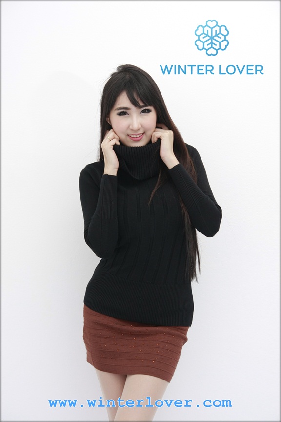 เสื้อไหมพรมสีดำคอเต่าแขนยาว