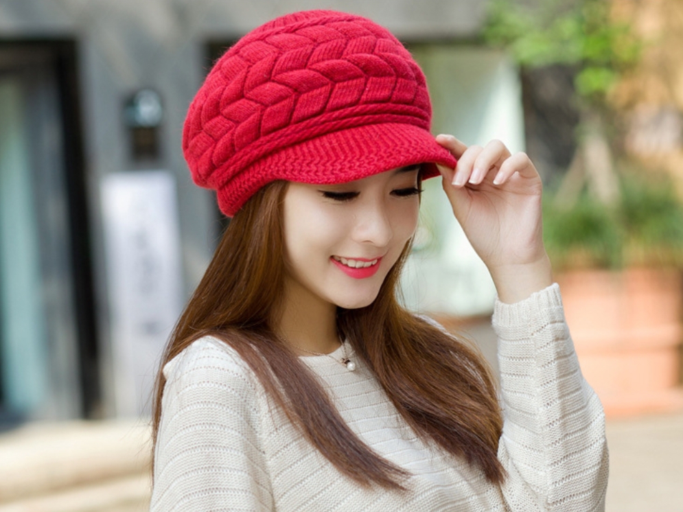 หมวกไหมพรมทรงเเก็ปสีแดงสวยหรูด้านในบุขน(พร้อมส่ง)(Free Size)