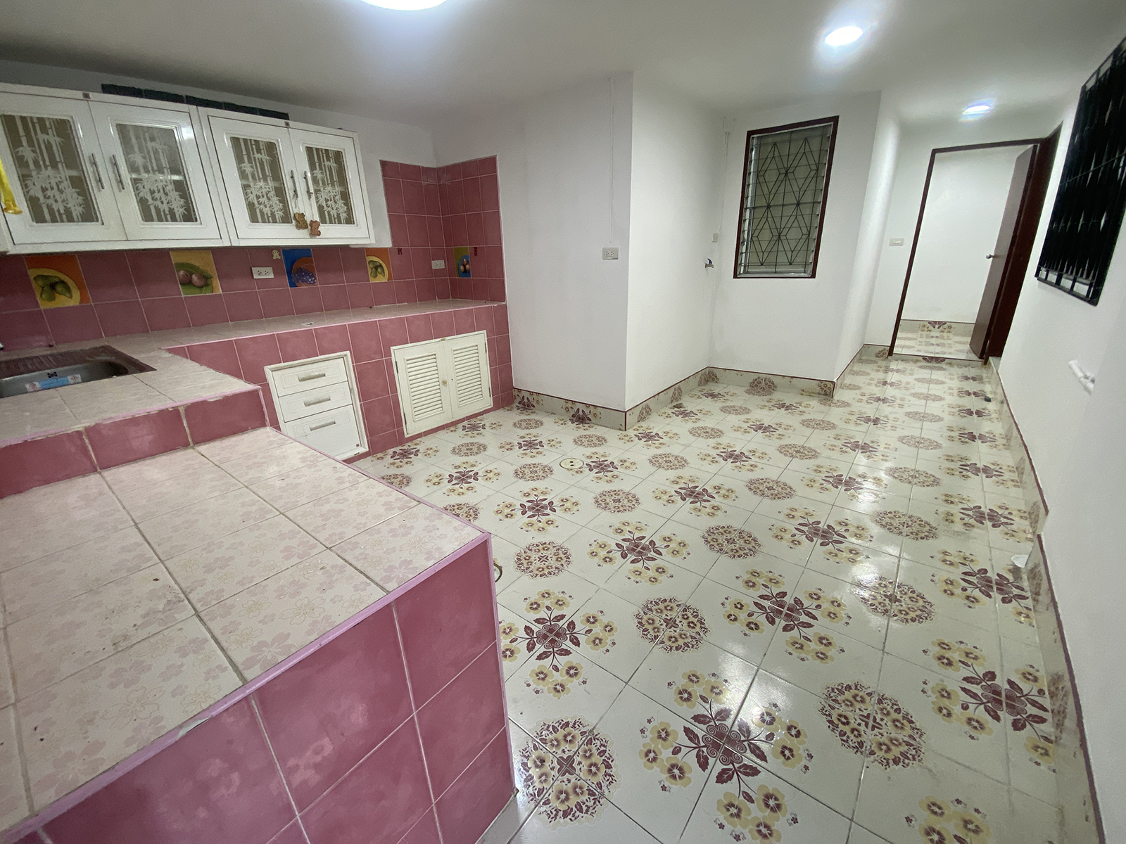 81588-ขายทาวน์เฮ้าส์ หมู่บ้านศิลาทอง เสม็ด ชลบุรี