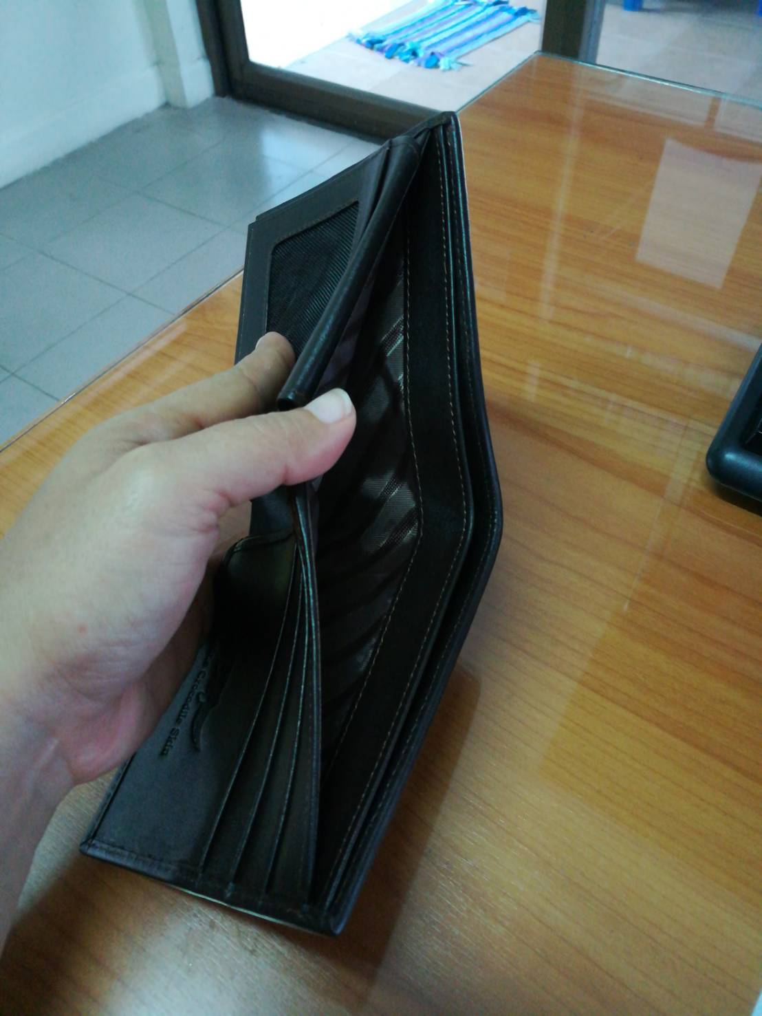 กระเป๋าหนังจระเข้แท้(กระดูกหาง)