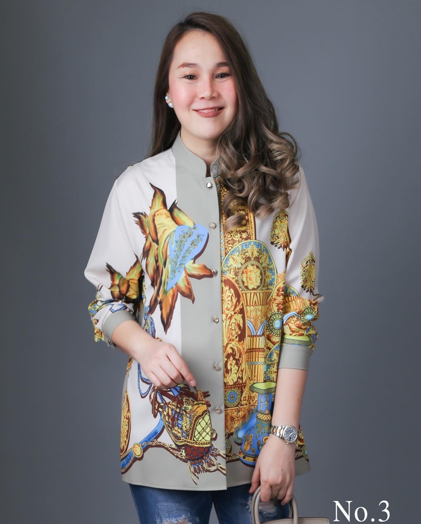 Sale+++#Blueberry Nights B3660 New อัพเกรด แพทเทิร์น (vs) เนื้อผ้า ☆ เสื้อแบรนด์เนมทีเชิ้ตคอจีนแขนยาว ผ้าโพลีเอสเตอร์อัพเกรด เนื้อนุ่มมากขึ้น ตัดเย็บสวยเนี้ยบสไตล์แบรนด์เนมสุดหรู ดีเทลพิมพ์ลายสีคมชัดสวยเป๊ะ อัพเกรดแพทเทิร์นเสื้อคอจีนให้ใส่สบาย เหมา