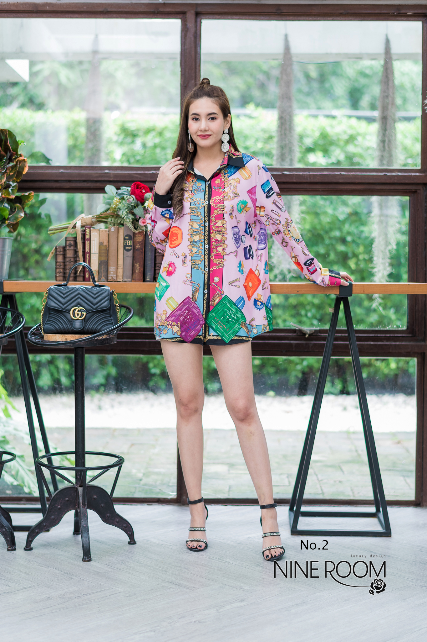 SaLe++B3599 เชิ๊ตแขนยาวคอปกพร้อมสาบกระดุมยาวด้านหน้า ใช้ผ้าซิลล์ผสมโพลี่ฯ(silk mix poly) ผ้านุ่มผิวสัมผัสดี ใส่สบาย เพิ่มความโดดเด่นด้วยลายพิมพ์ •Color |3 สี 1.No.1/ลาย1 2.No.2/ลาย2 3.No.3/ลาย3 •Size อก44"สะโพก46"ยาว29.5" ต้นแขน22" แขน