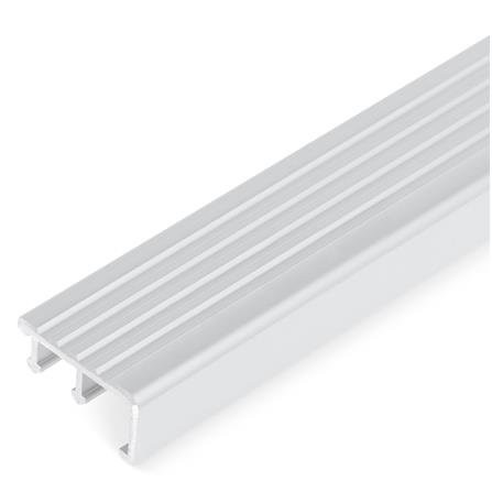 จมูกบันไดอะลูมิเนียม DP NA40 2 ม. สีอะลูมิเนียม ใช้ในการเข้ามุมบันได หรือพื้นที่ที่ต้องการกันลื่น