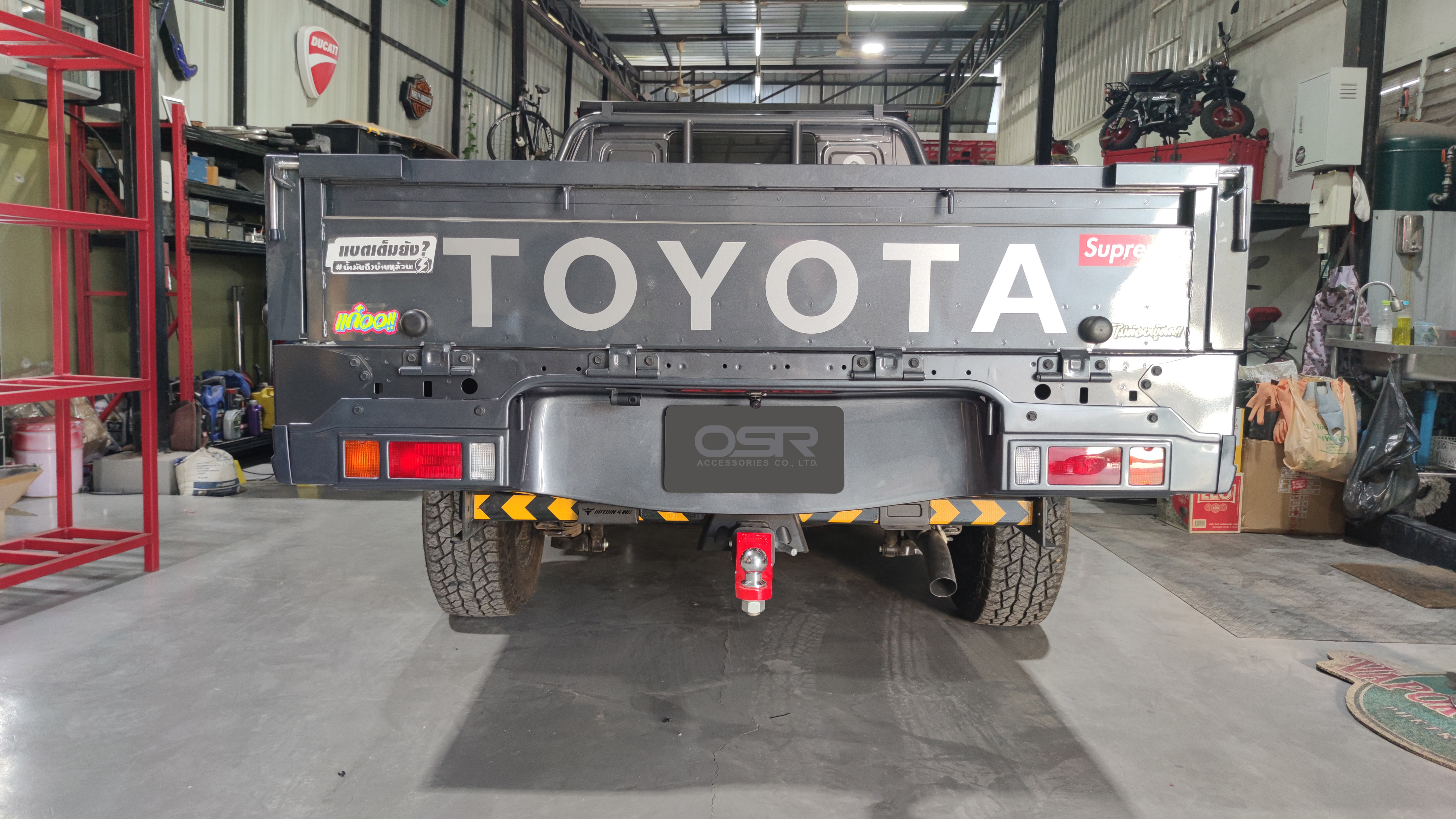 ชุดแต่งรถ-สเกิร์ต-อุปกรณ์แต่งรถ Toyota Hilux Champ 2023