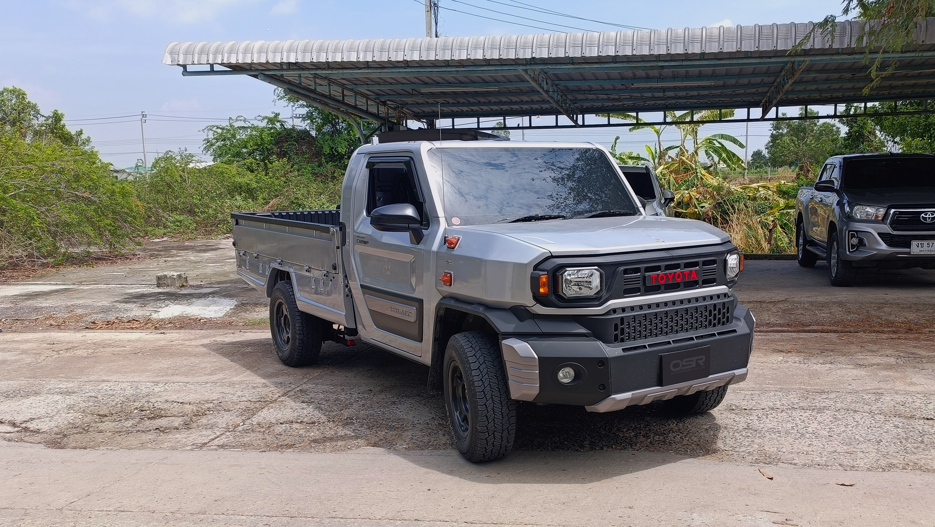 ชุดแต่งรถ-สเกิร์ต-อุปกรณ์แต่งรถ Toyota Hilux Champ 2023