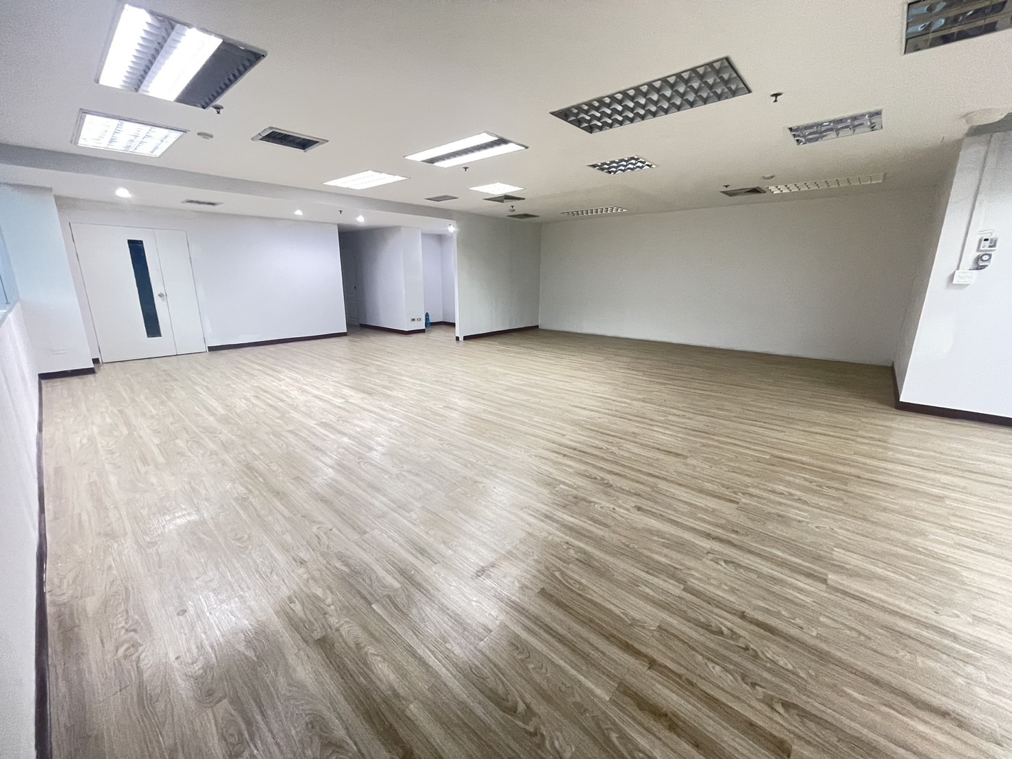 83457-ด่วน!! โปรโมชั่นลดราคา!! ให้เช่า อาคาร เจ.เพลส ทาวเวอร์ ช่องนนทรี กรุงเทพ