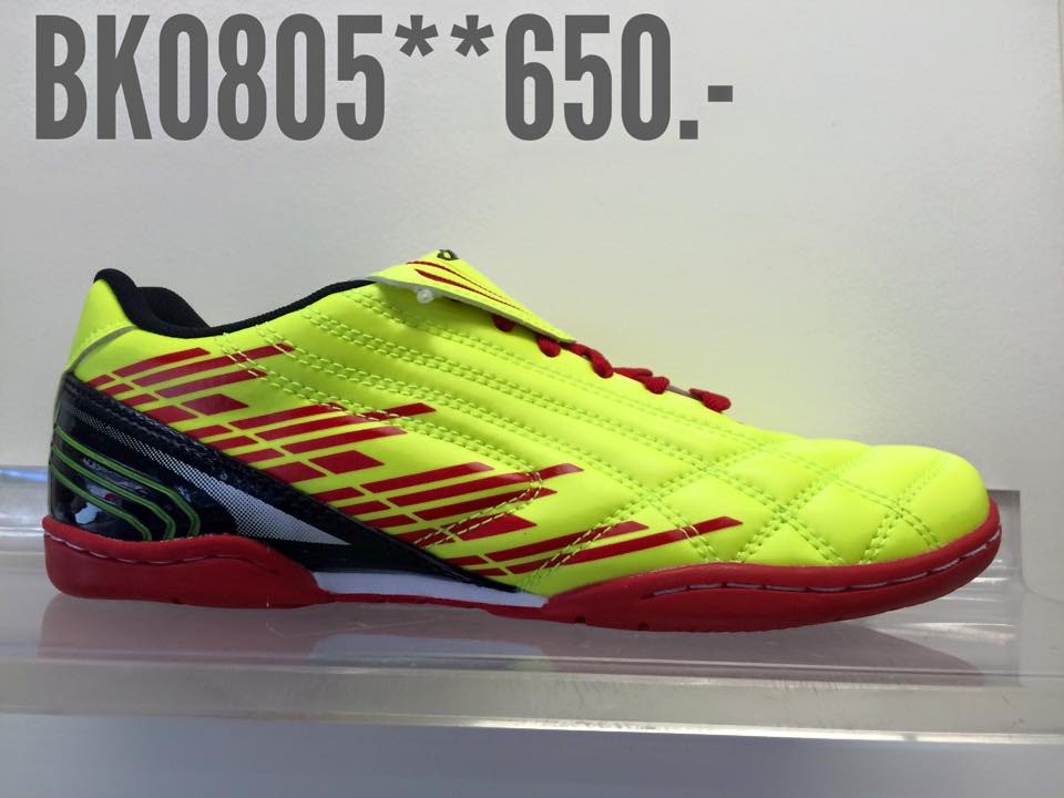 Breaker รองเท้าฟุตซอล รุ่น Pro X1 สีเขียวแดง เบอร์ 39-44