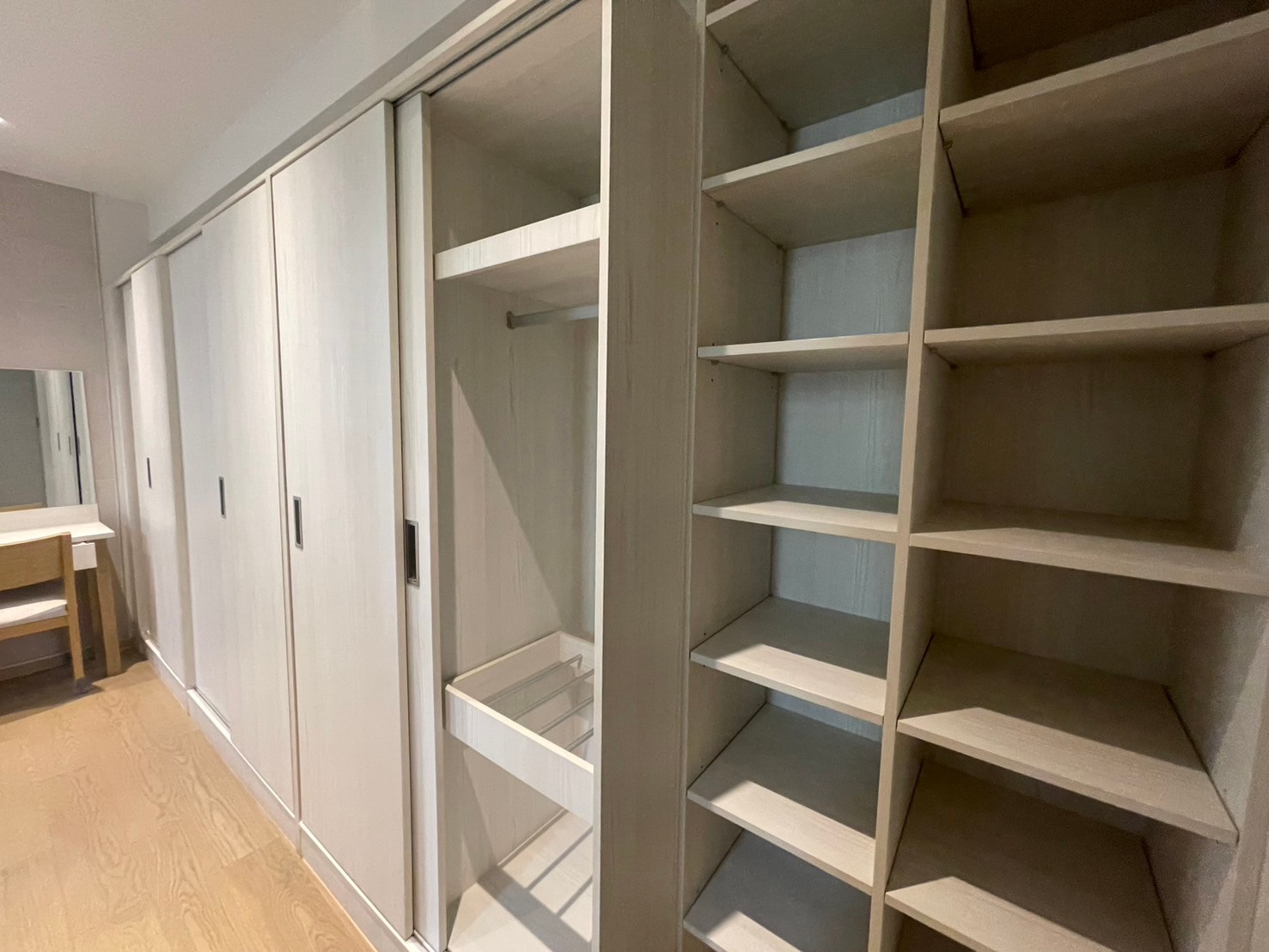 83483-ให้เช่าคอนโด รูเนะสุ ทองหล่อ 5 พร้อมอยู่ กรุงเทพ