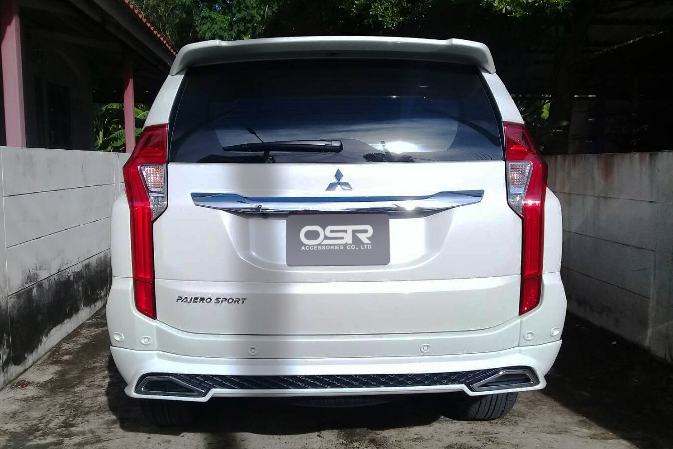 ชุดแต่งรถ สเกิร์ต-สปอยเลอร์ Pajero Sport 2016 ทรง AT-2 by OSR
