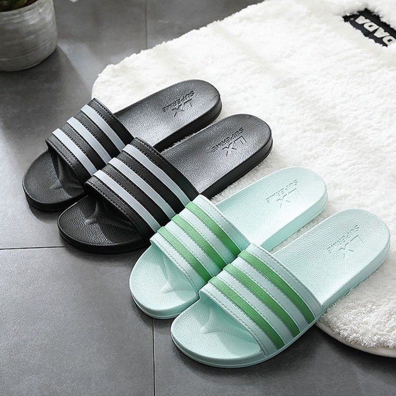 รองเท้าแตะแบบใหม่ รองเท้าแตะ ใส่ในบ้านหรือนอกบ้าน รองเท้าห้องน้ำกันลื่น ยางPVC น้ำหนักเบา