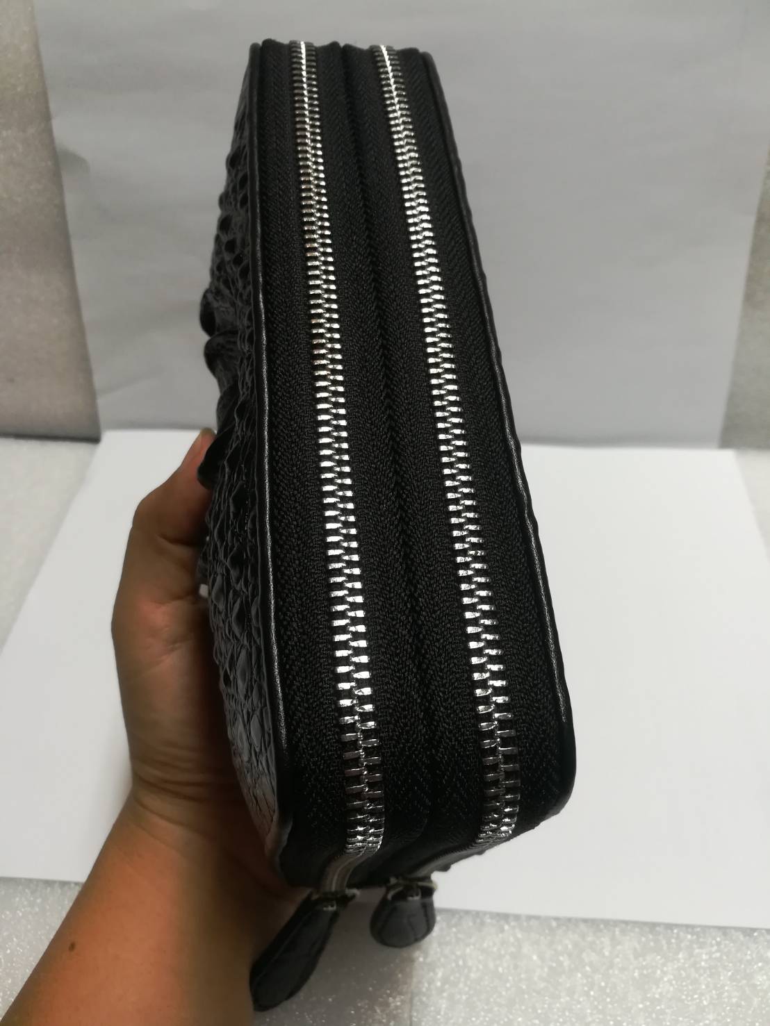 กระเป๋าหนังจระเข้แท้แบบซิปคู่(หนังกระดูกหัว)