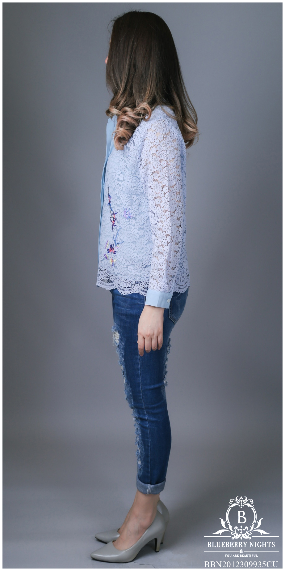 Sale+++B3629 เสื้อเชิ้ตลูกไม้อิตาลีปักลายดอกไม้ ผ้าลูกไม้อิตาลีเกรดพรีเมี่ยมเนื้อนุ่มเบาใส่สบายมากค่ะ แพทเทิร์นเสื้อเชิ้ตกระดุมหน้ายาวตลอด ดีเทลด้านหน้าปักดิ้นลายดอกไม้สวยหรูค่ะ มีซับในทั้งตัว ♡เหมาะสำหรับสาวๆรอบอก(36-44)♡ รุ่นใหม่ ขายดีมากๆ