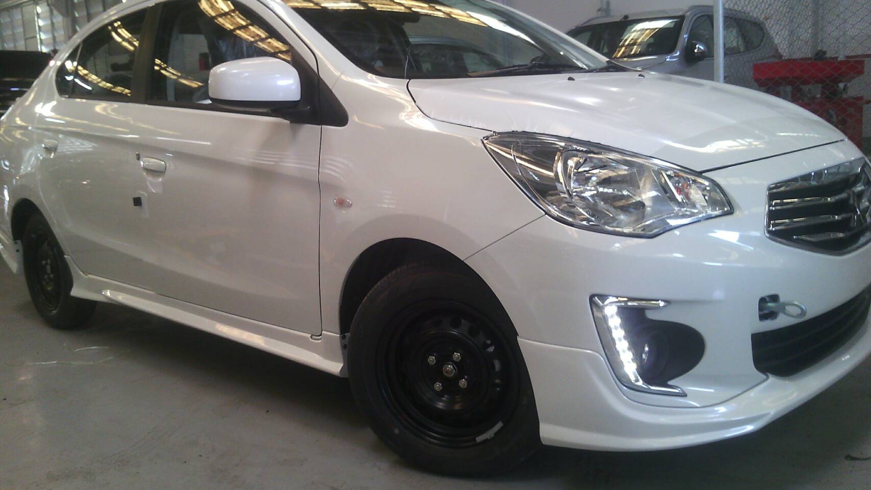 ชุดแต่งรถ สเกิร์ต-สปอยเลอร์ Attrage ทรงศูนย์ OEM by OSR